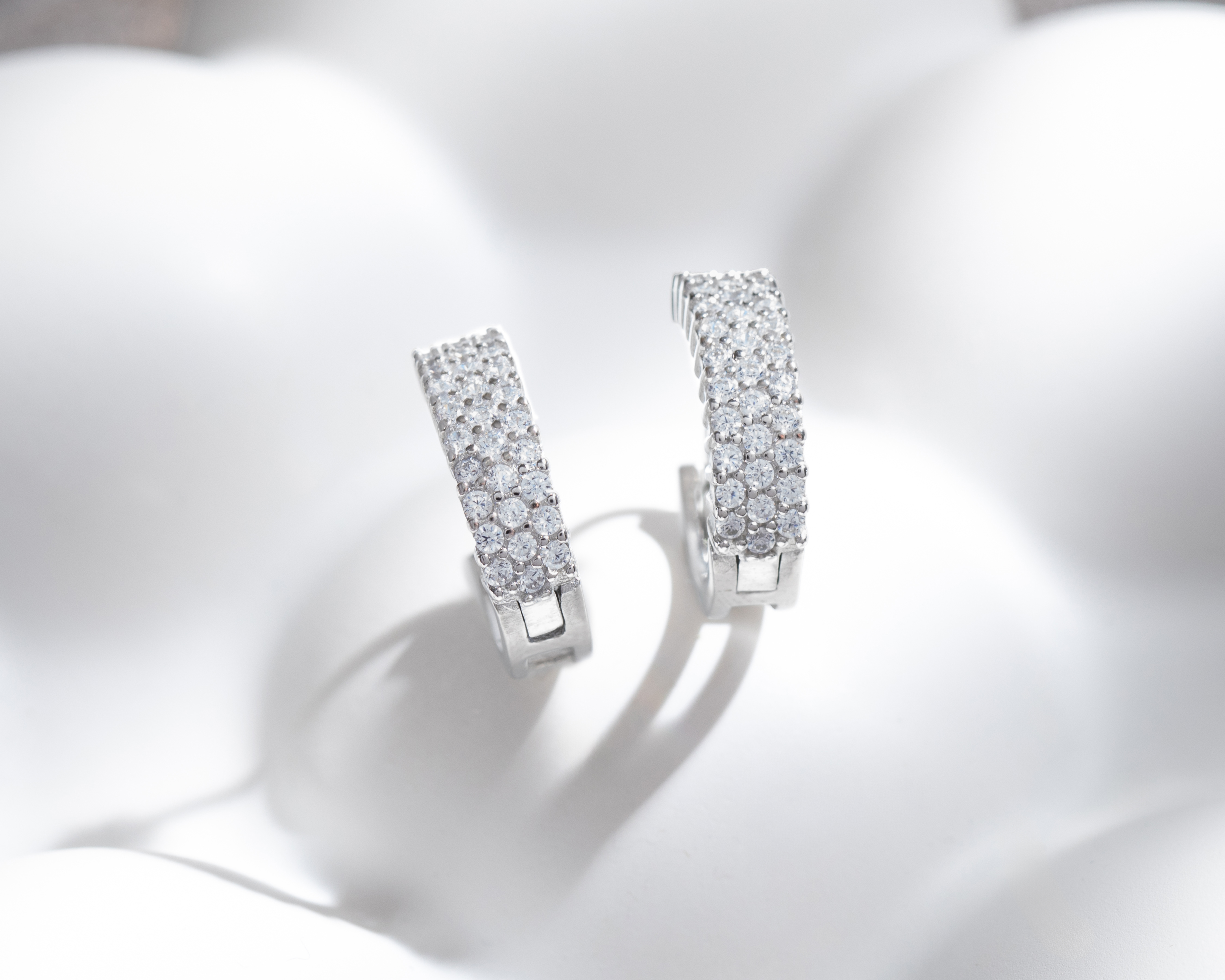 Foto 4 pulgar | Foto 3 | Aretes de Plata The Nes GR