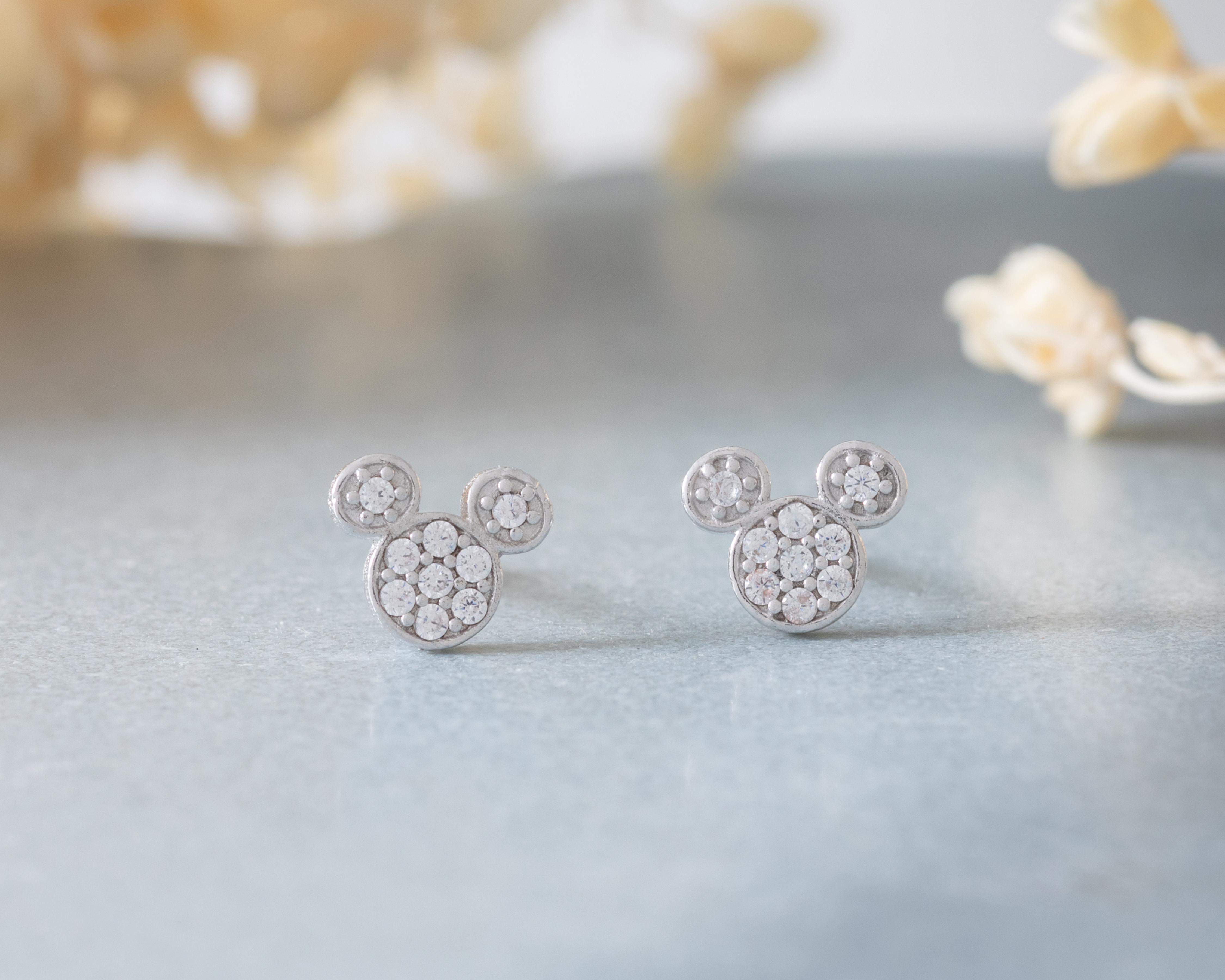 Foto 4 pulgar | Foto 3 | Aretes de Plata Disney