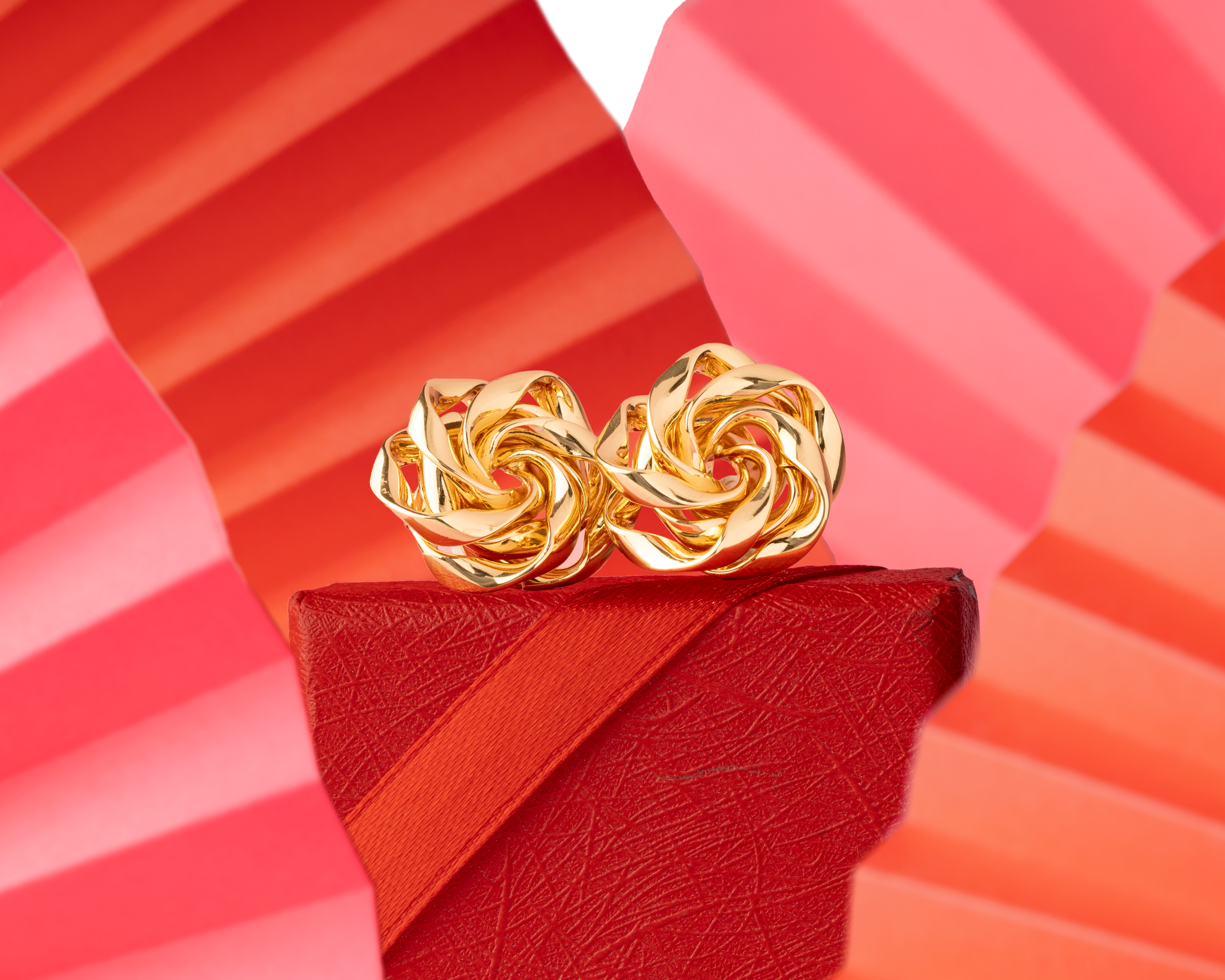 Foto 4 pulgar | Foto 3 | Aretes de Chapa de Oro Unlimited by OB