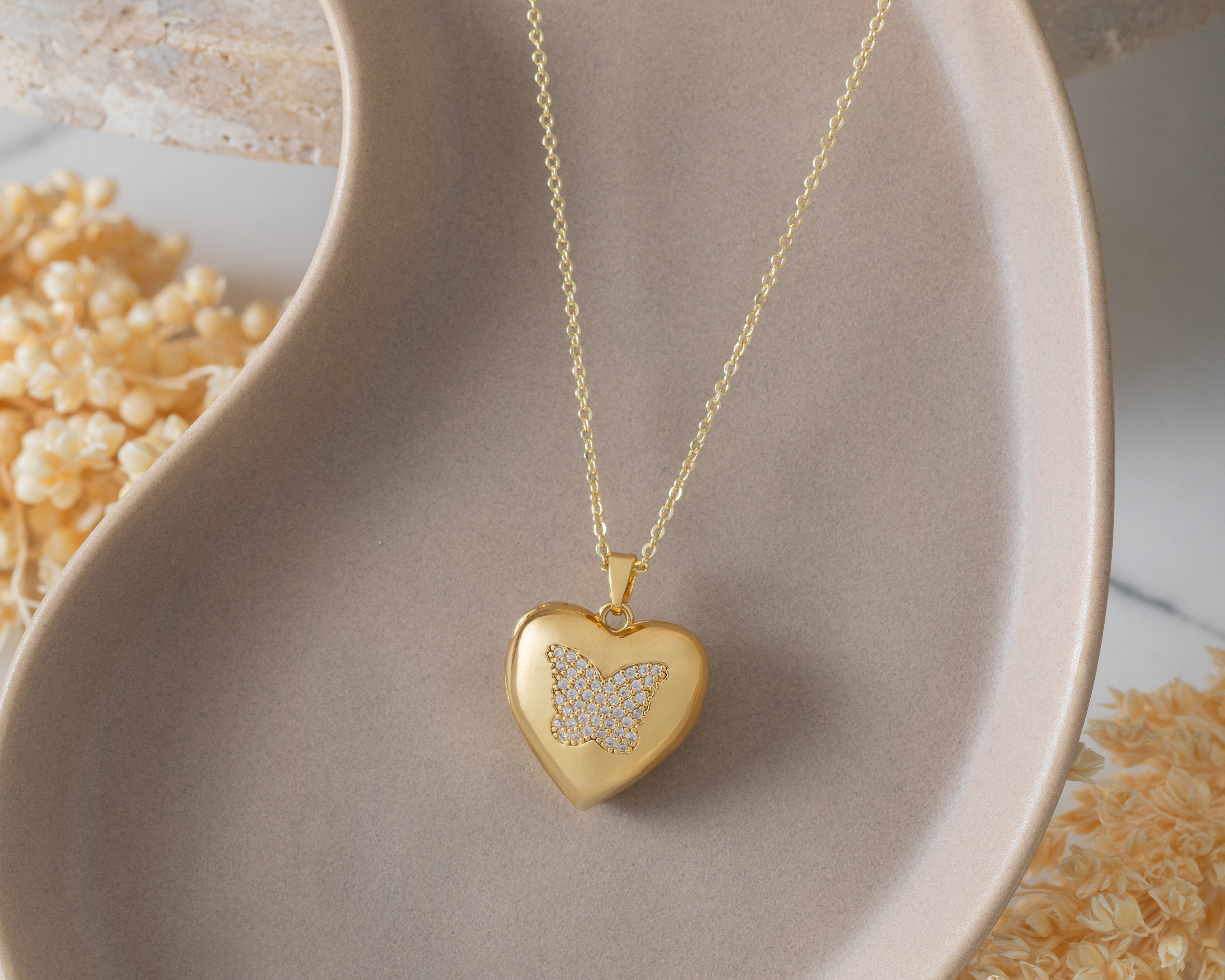 Foto 5 | Foto 5 | Collar Chapa de Oro By Adina Eden