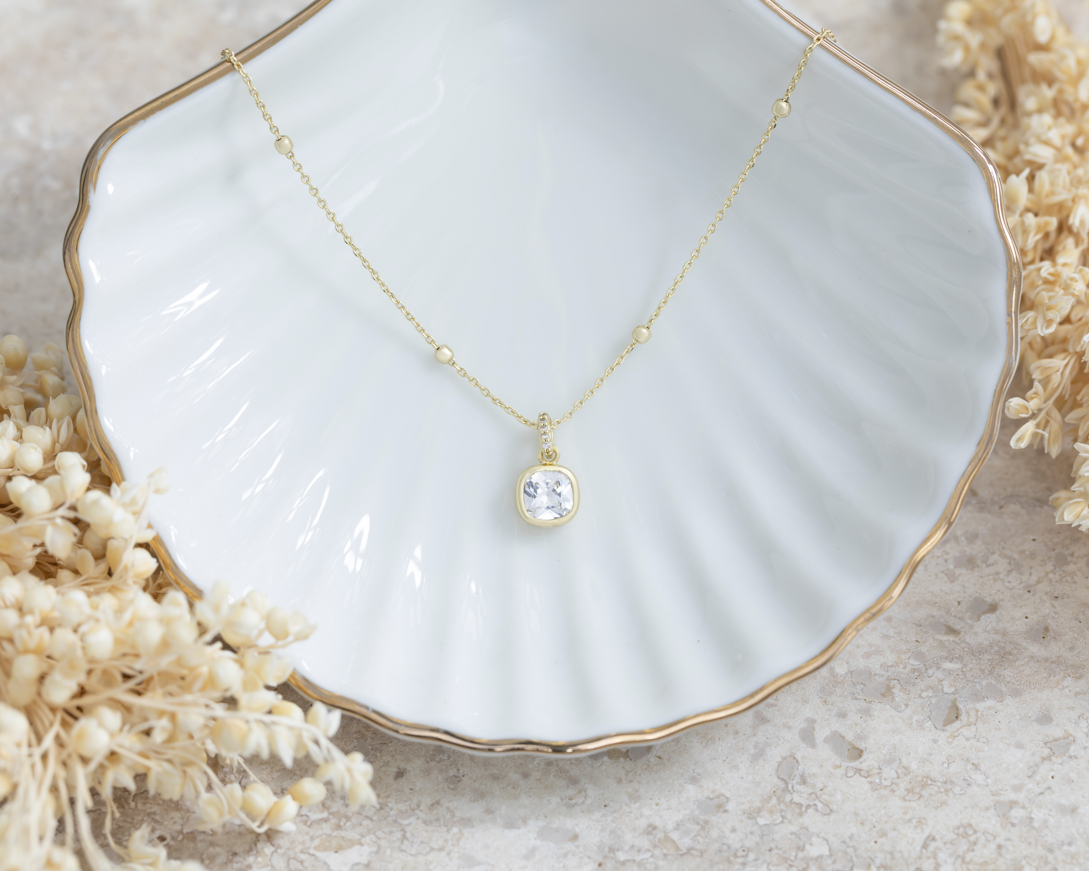 Foto 6 pulgar | Foto 5 | Collar Chapa de Oro By Adina Eden