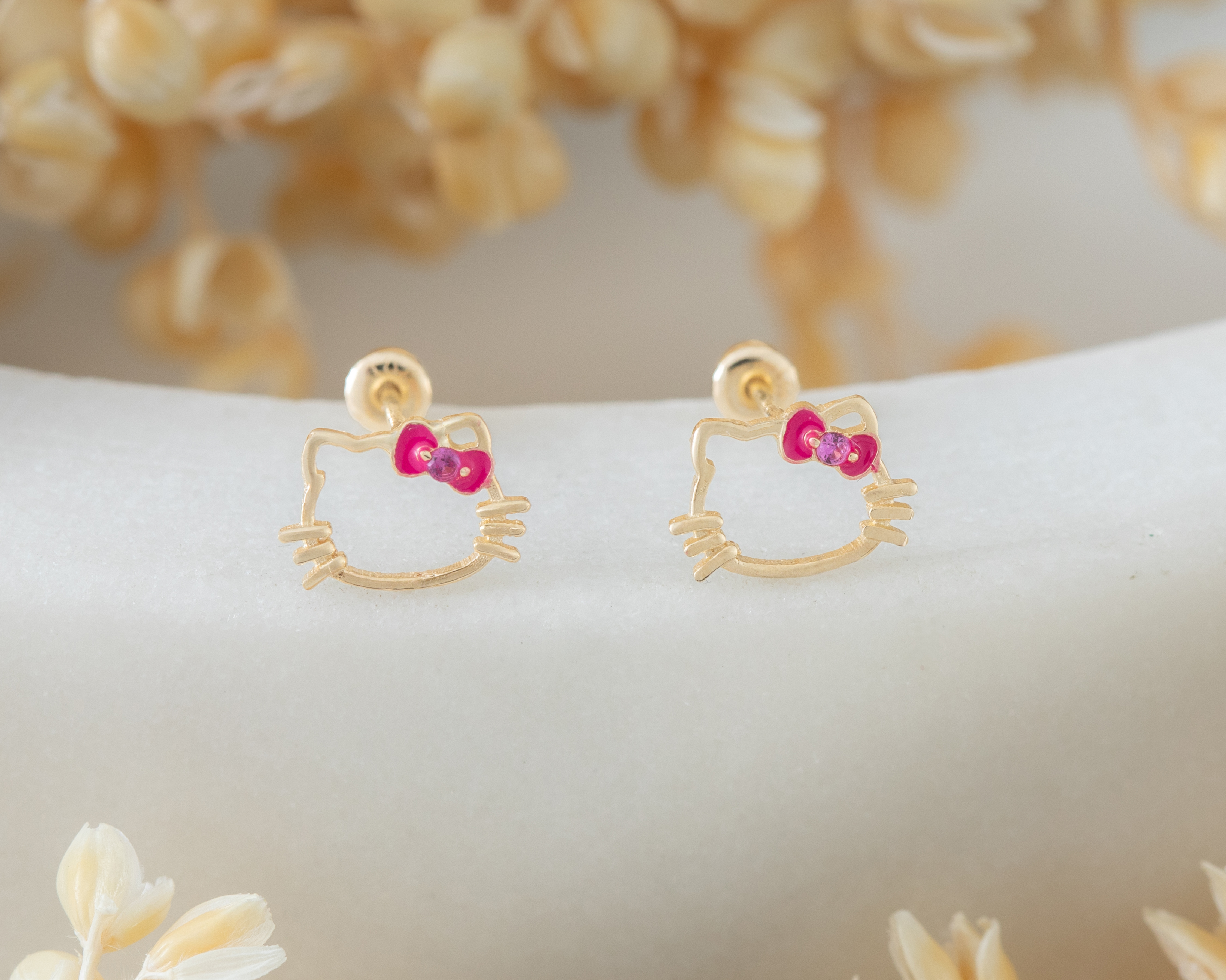 Foto 5 pulgar | Foto 4 | Broqueles de Oro 10K Hello Kitty