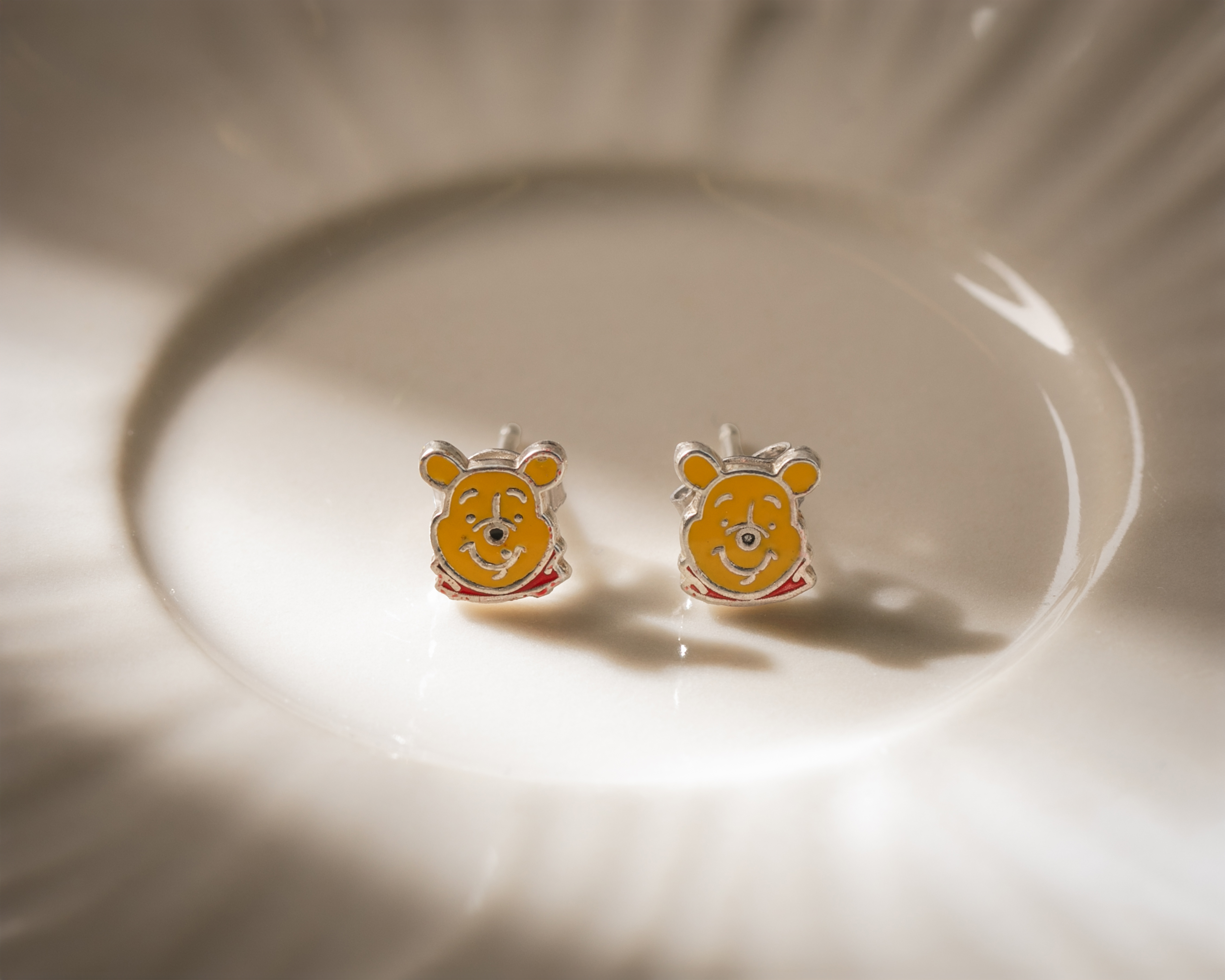 Foto 4 pulgar | Foto 3 | Aretes de Winnie Poo de Plata Disney