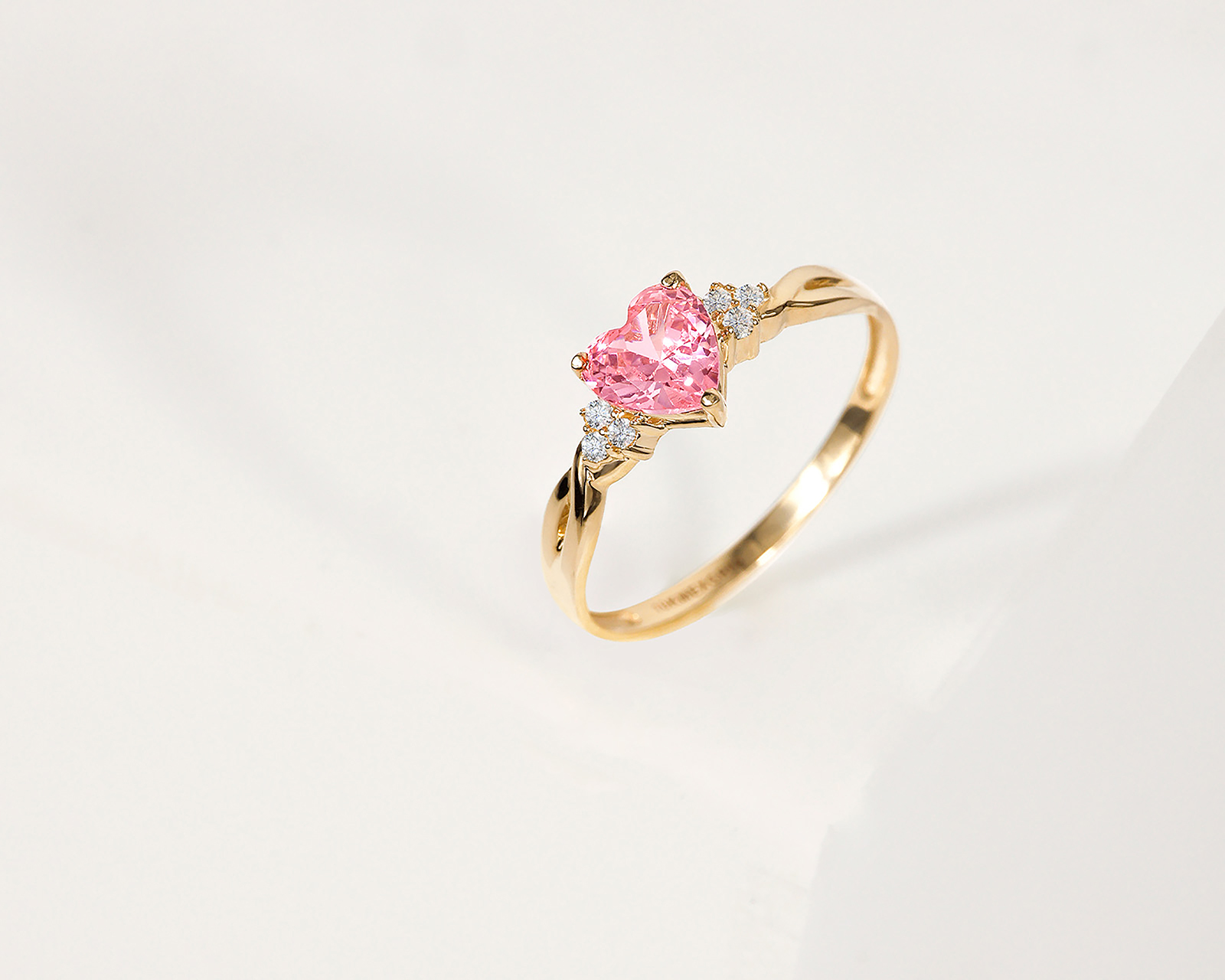 Foto 8 pulgar | Foto 7 | Anillo Corazón de Oro 10K Amelie Talla 8