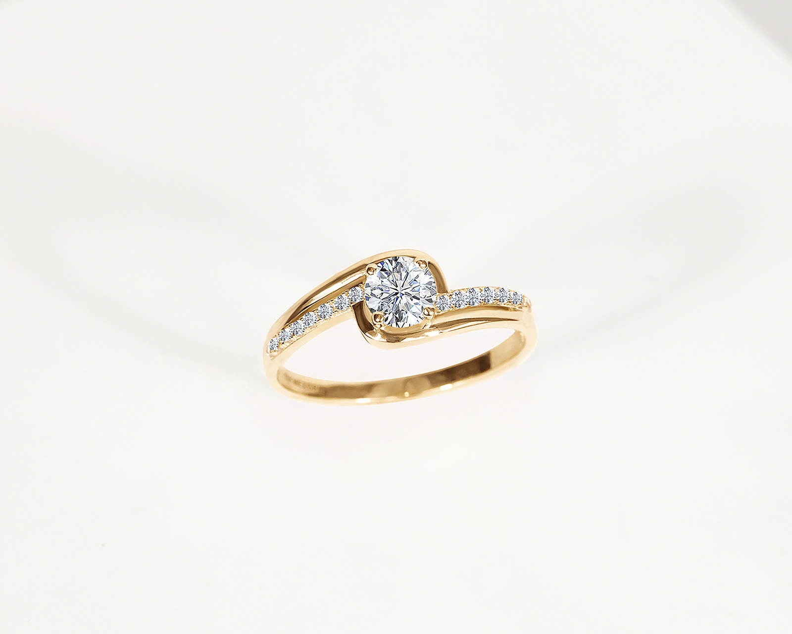 Foto 8 pulgar | Foto 7 | Anillo de Compromiso de Oro 10k Amelie Talla 8