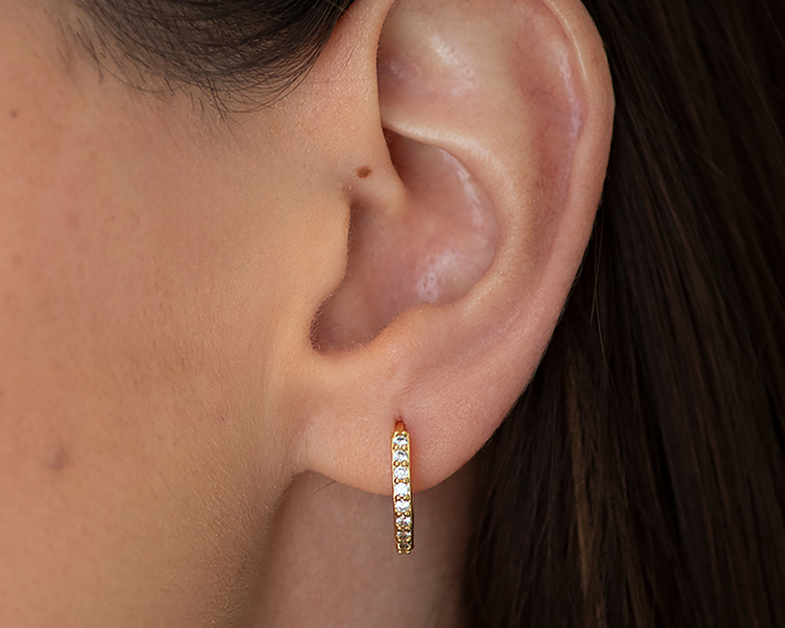 Foto 9 pulgar | Foto 8 | Aretes Chapa de Oro 18K Girondela