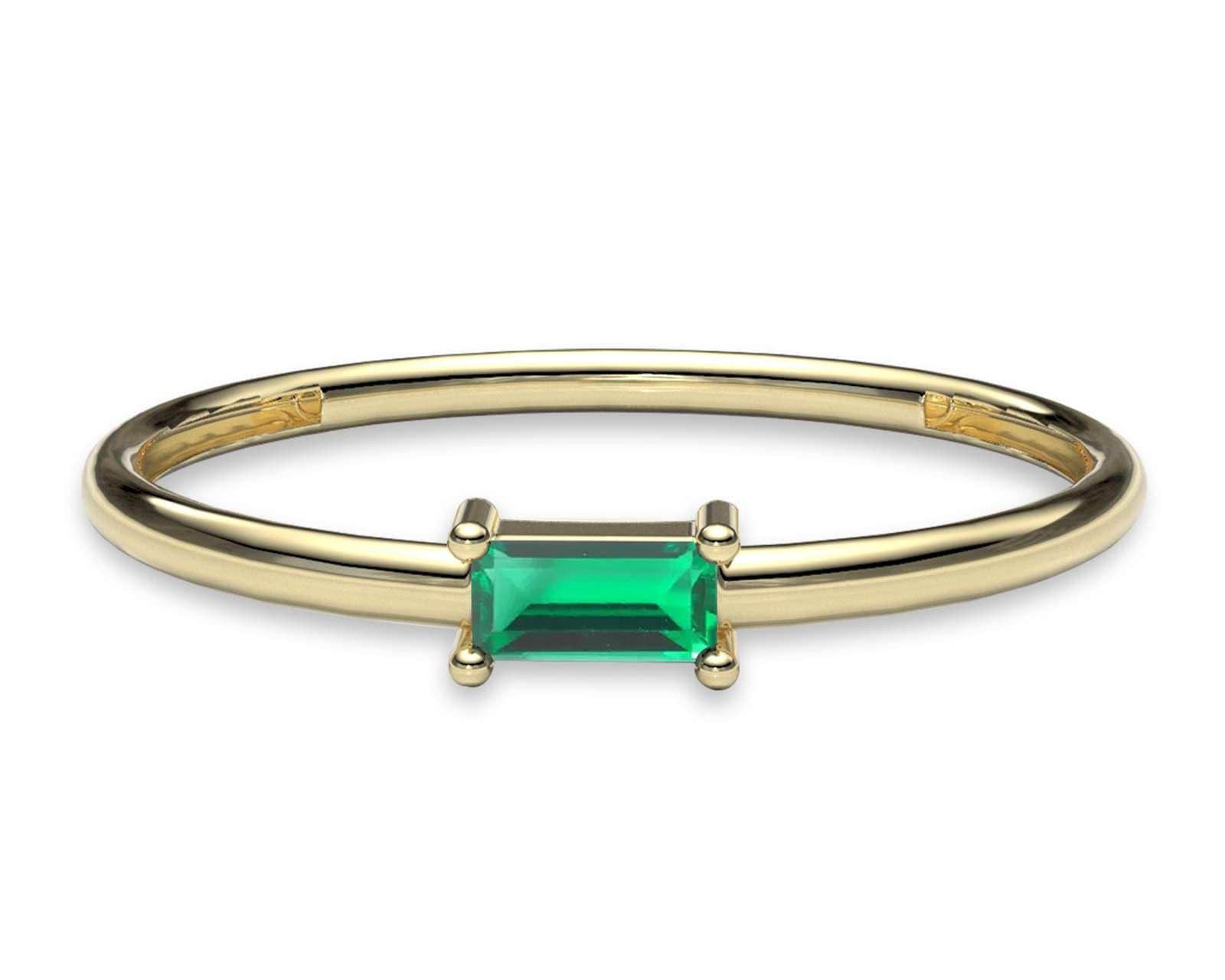 Foto 3 pulgar | Foto 2 | Anillo de Oro 10K Sentimientos Baguette Verde Talla 7-7.5