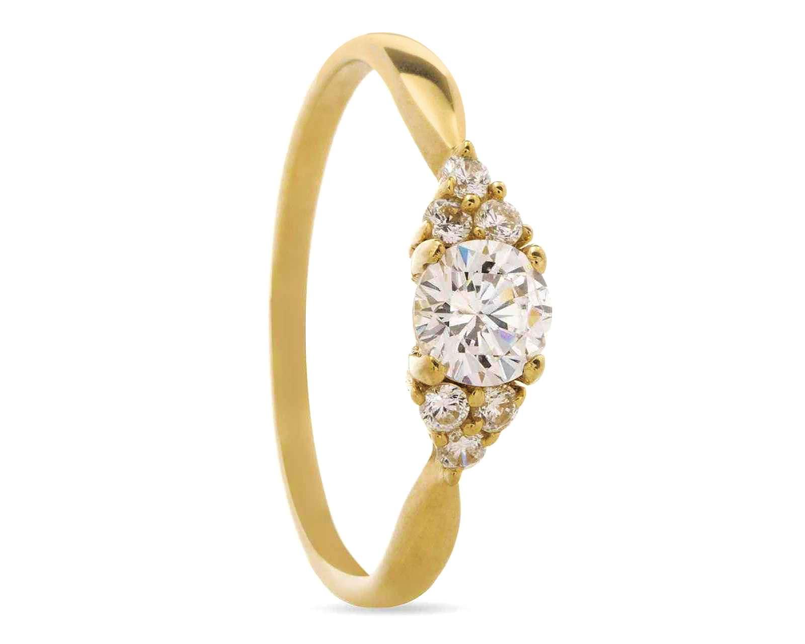 Anillo de Oro 10K Moments Jazmin Talla 6