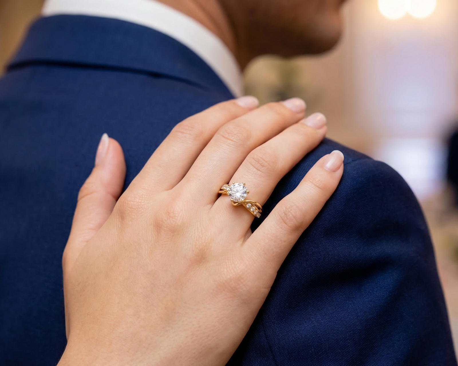 Foto 6 pulgar | Foto 5 | Anillo De Compromiso de Oro 10k Moments Talla 6