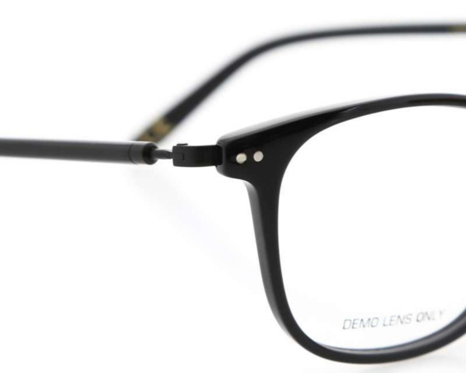 Foto 5 pulgar | Foto 4 | Armazón de Lentes Levi´s LS405BLK color Negro