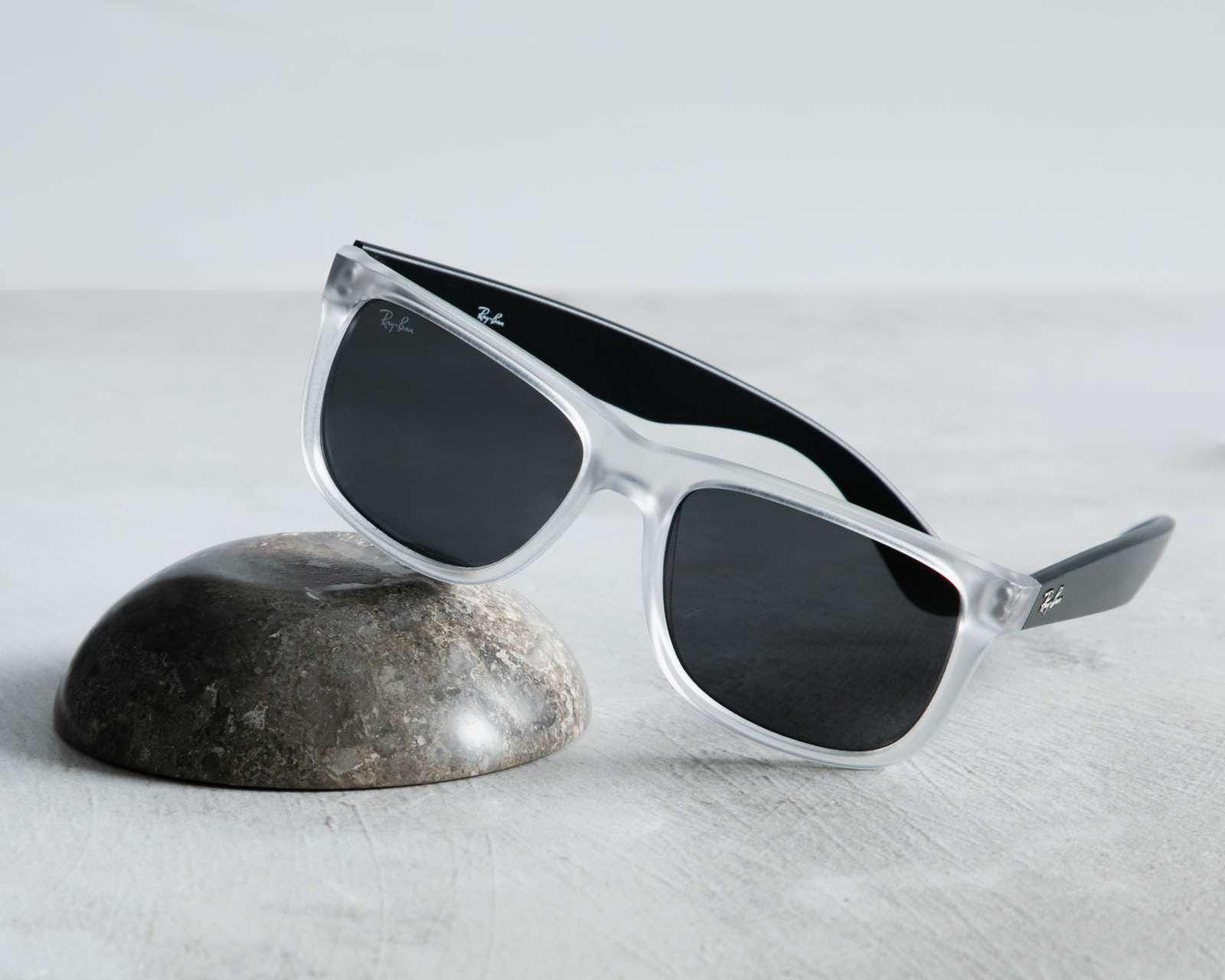 Foto 6 pulgar | Foto 5 | Lentes de Sol Ray Ban Wayfarer Gris