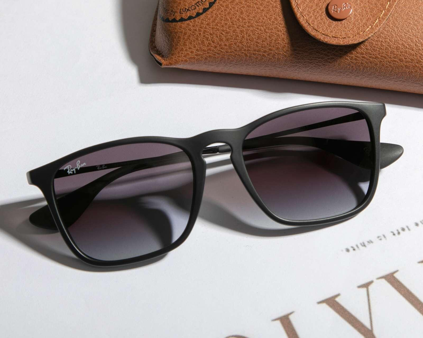 Foto 6 pulgar | Foto 5 | Lentes de Sol Ray Ban Wayfarer Negro