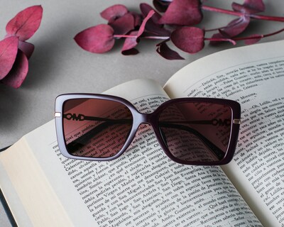 Foto 5 | Foto 5 | Lentes de Sol Michael Kors Cuadrados Tintos