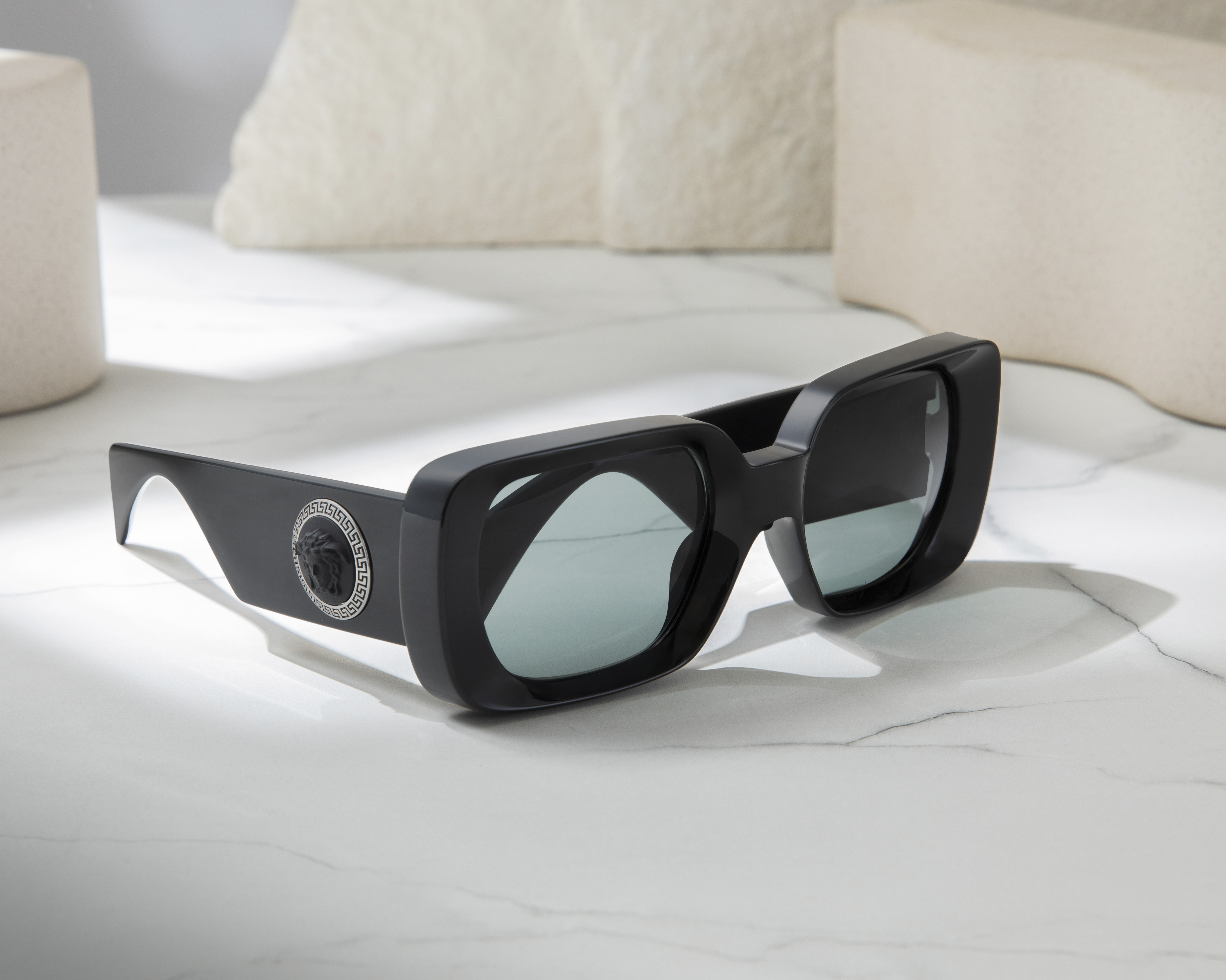 Foto 7 pulgar | Foto 6 | Lentes de Sol para Mujer Versace Rectangulares Negros