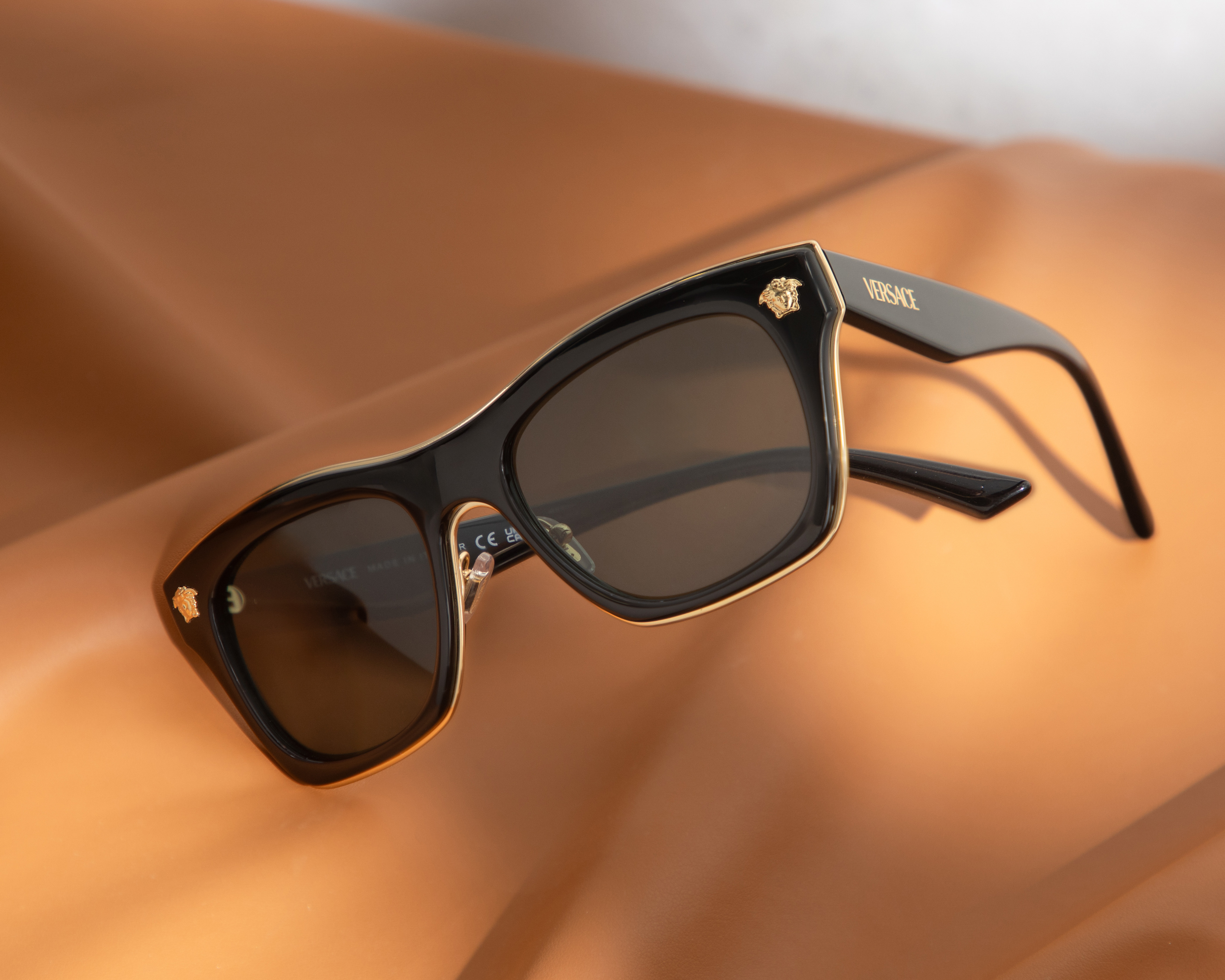Foto 6 | Foto 6 | Lentes de Sol para Mujer Versace Wayfarer Negros