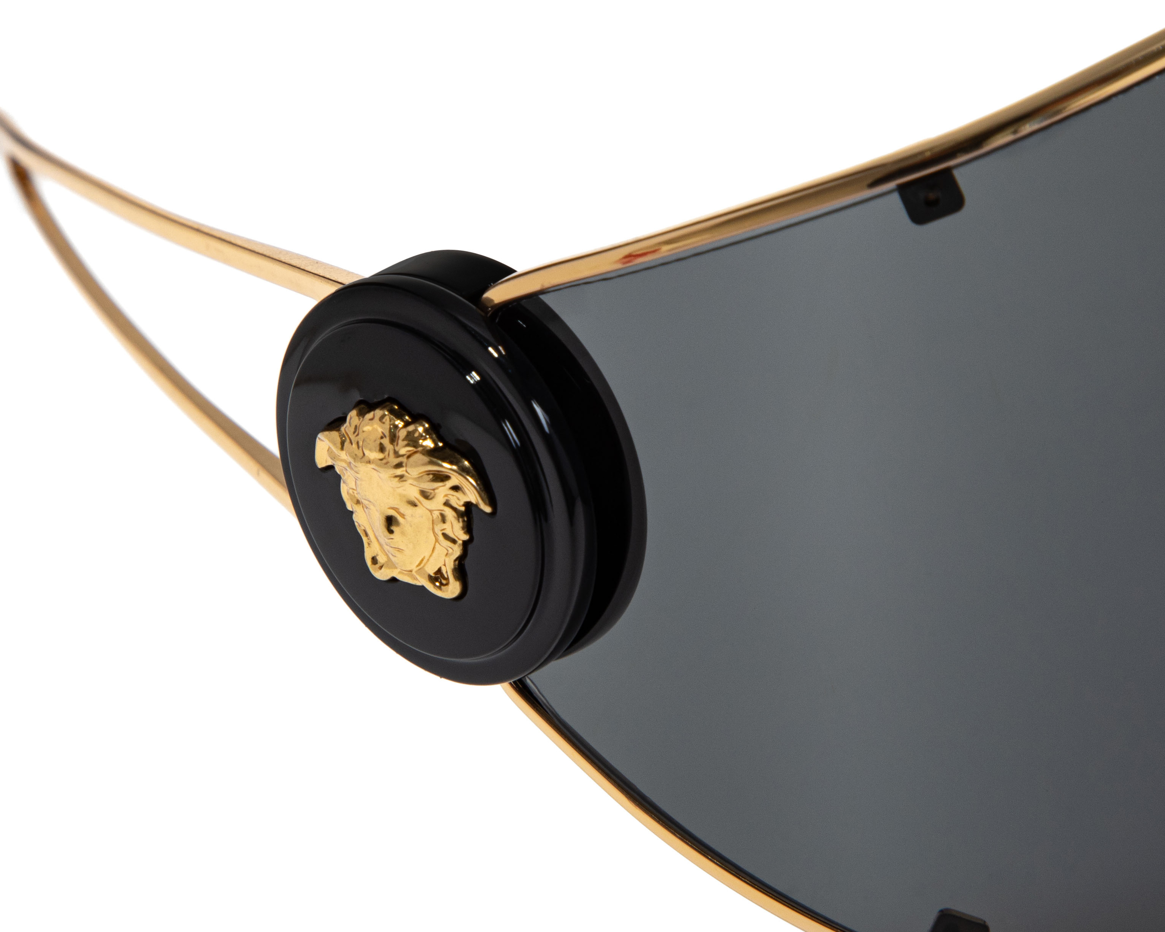 Foto 4 | Foto 4 | Lentes de Sol para Mujer Versace Rectangulares Dorados