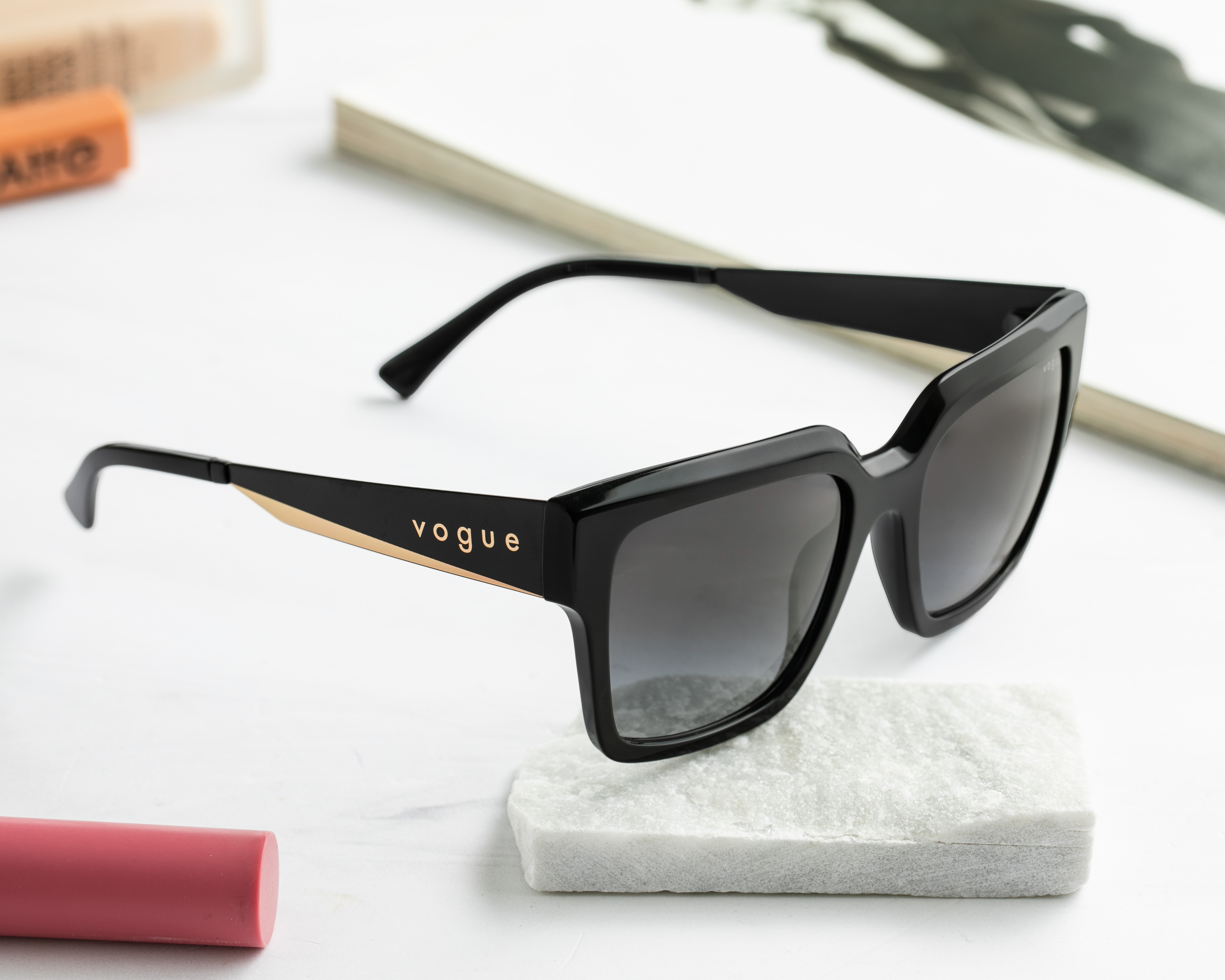 Foto 7 pulgar | Foto 6 | Lentes de Sol para Mujer Vogue Cuadrados Negro