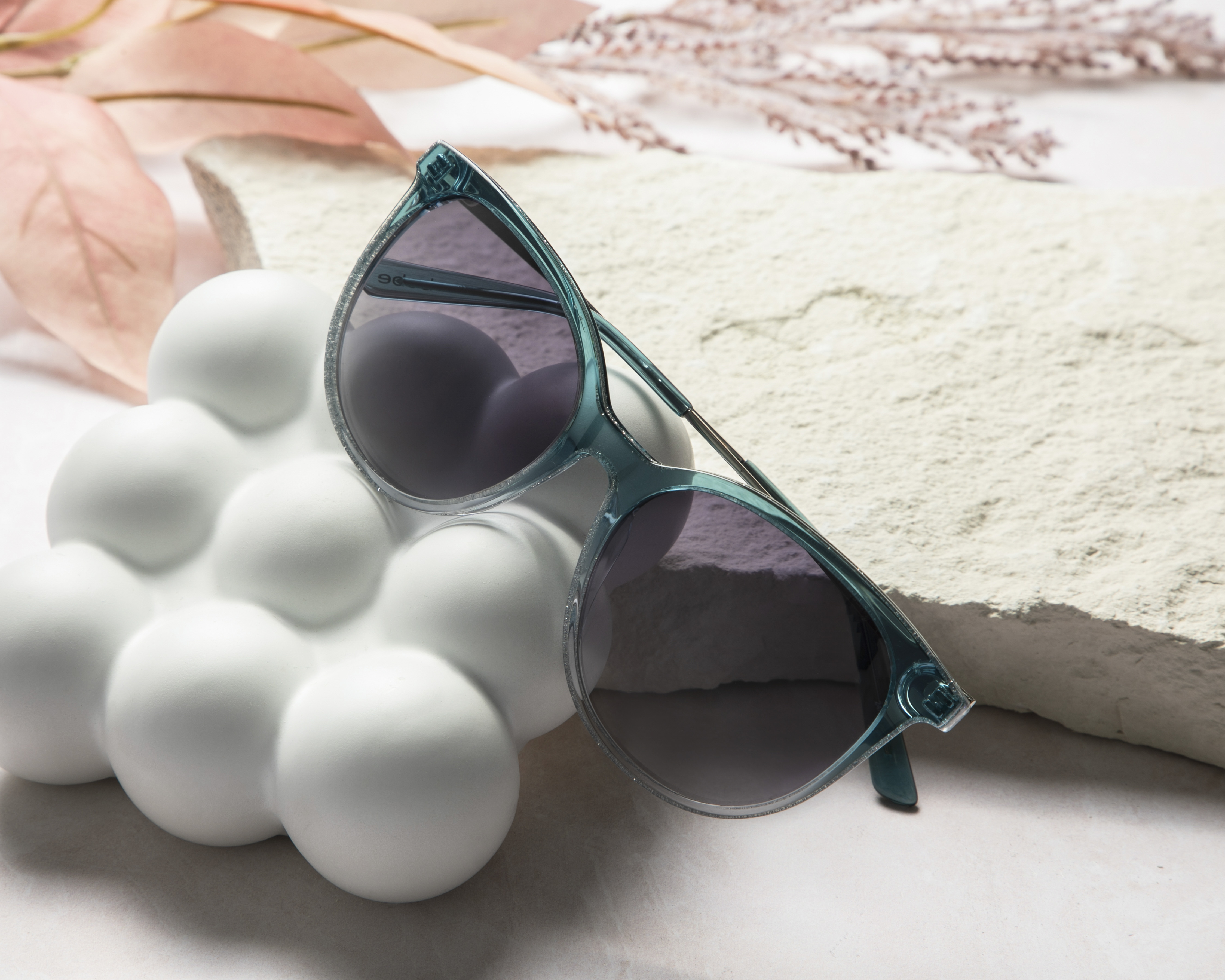 Foto 7 pulgar | Foto 6 | Lentes de Sol para Mujer Bebe Cat Eye BB7240-5517-400 Azules