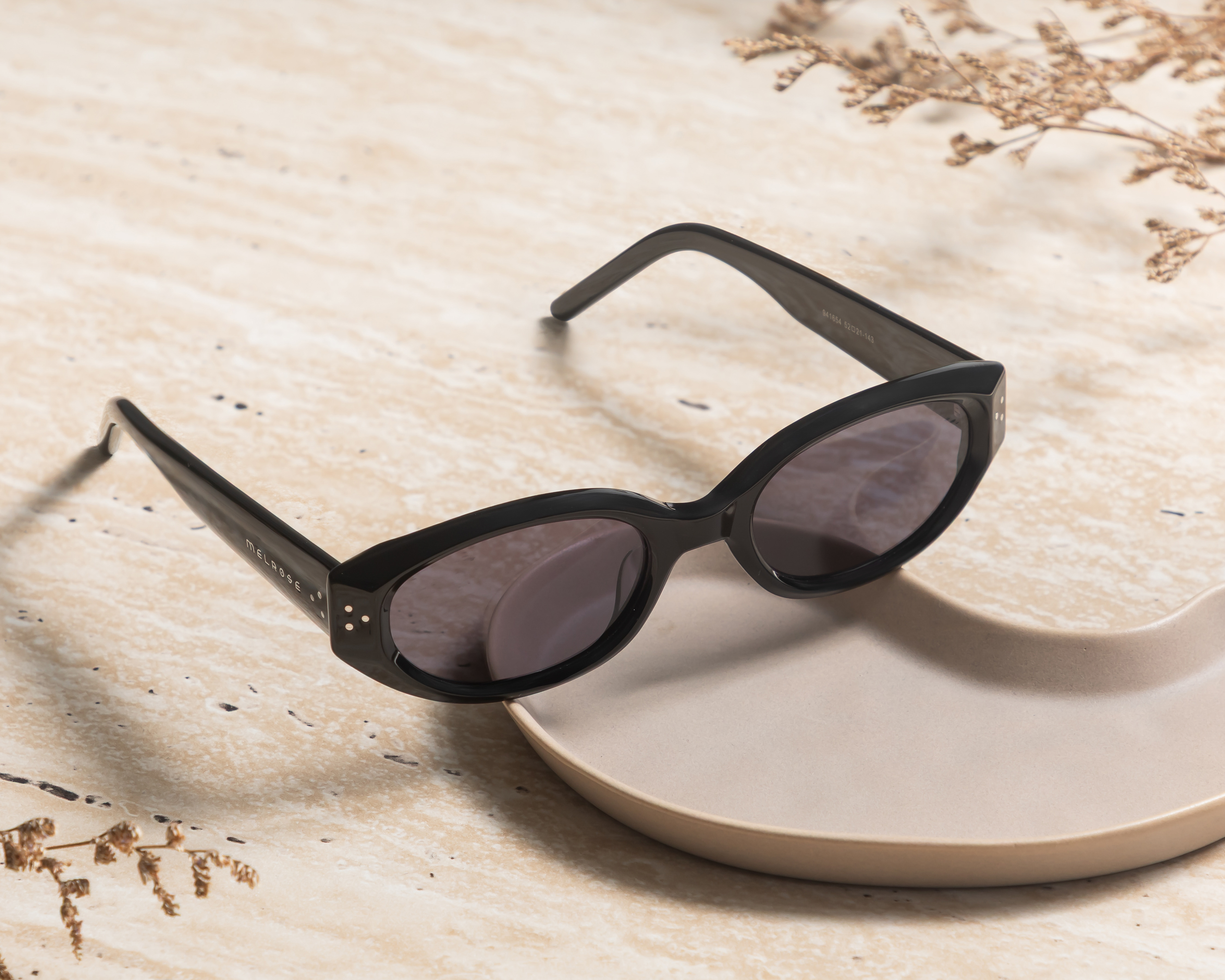 Foto 7 pulgar | Foto 6 | Lentes de Sol para Mujer Melrose Ovalados Negros