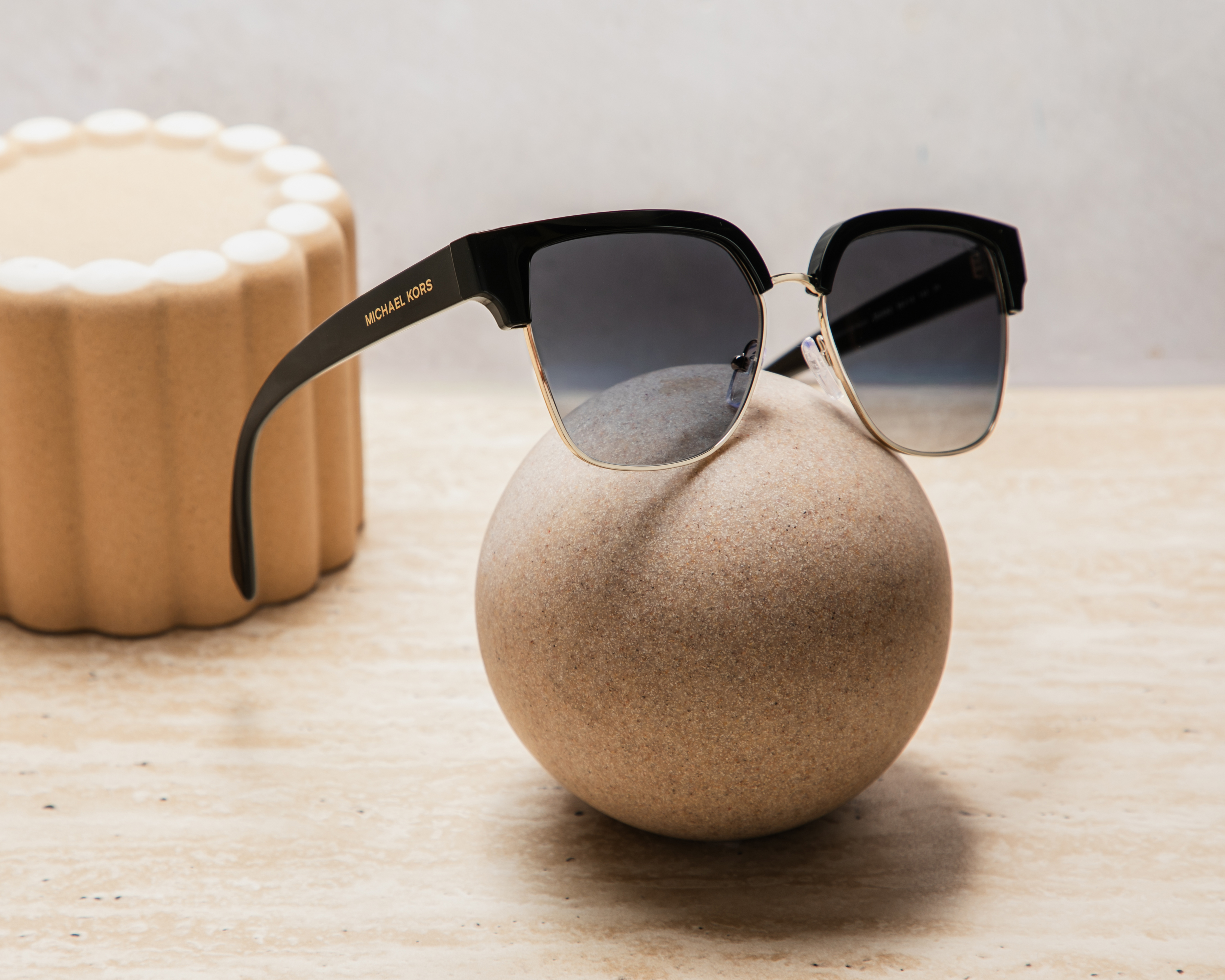 Foto 6 | Foto 6 | Lentes de Sol para Mujer Michael Kors 0MK 2264U 300613 Negros