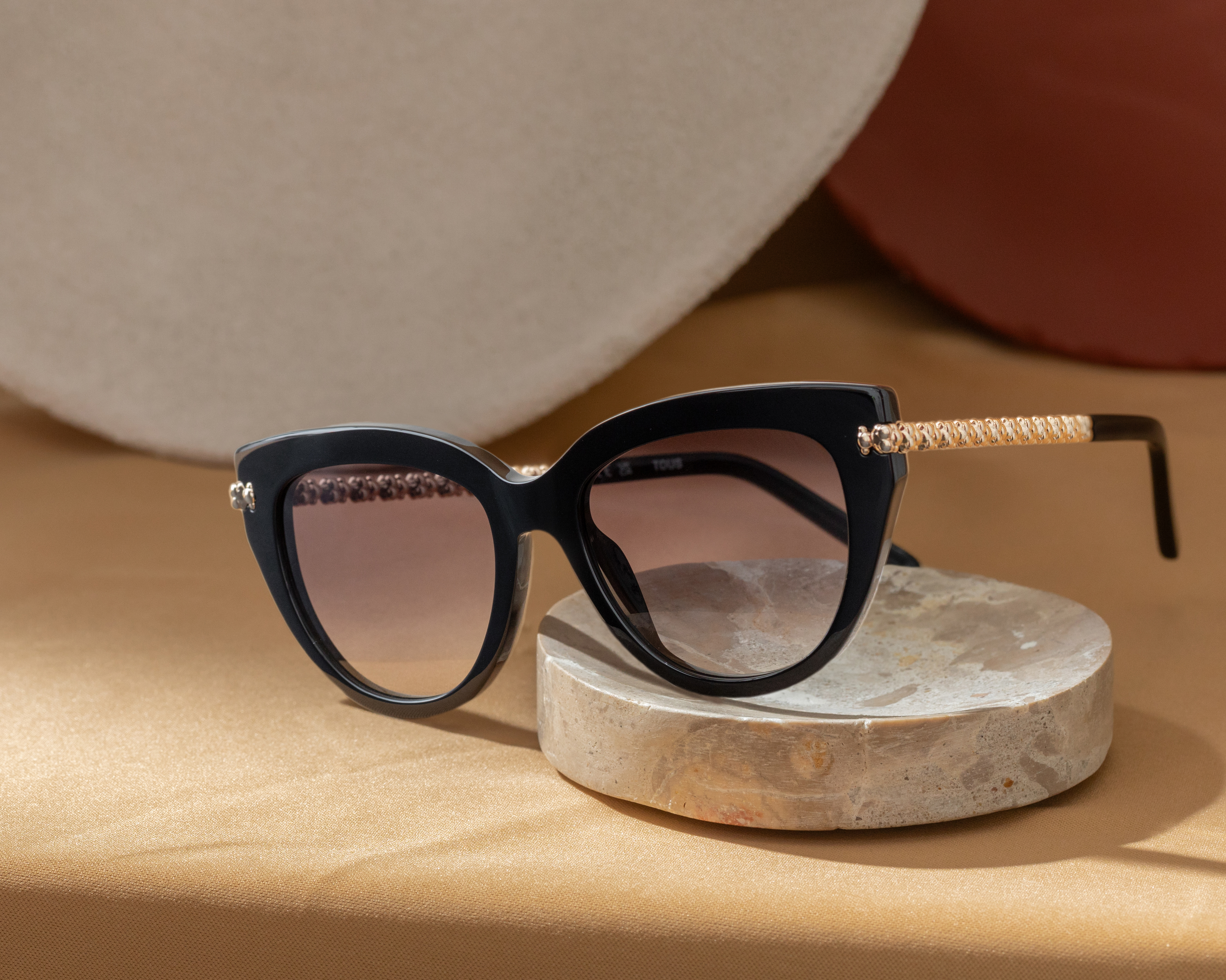 Foto 7 pulgar | Foto 6 | Lentes de Sol para Mujer Tous 00D13 Negros