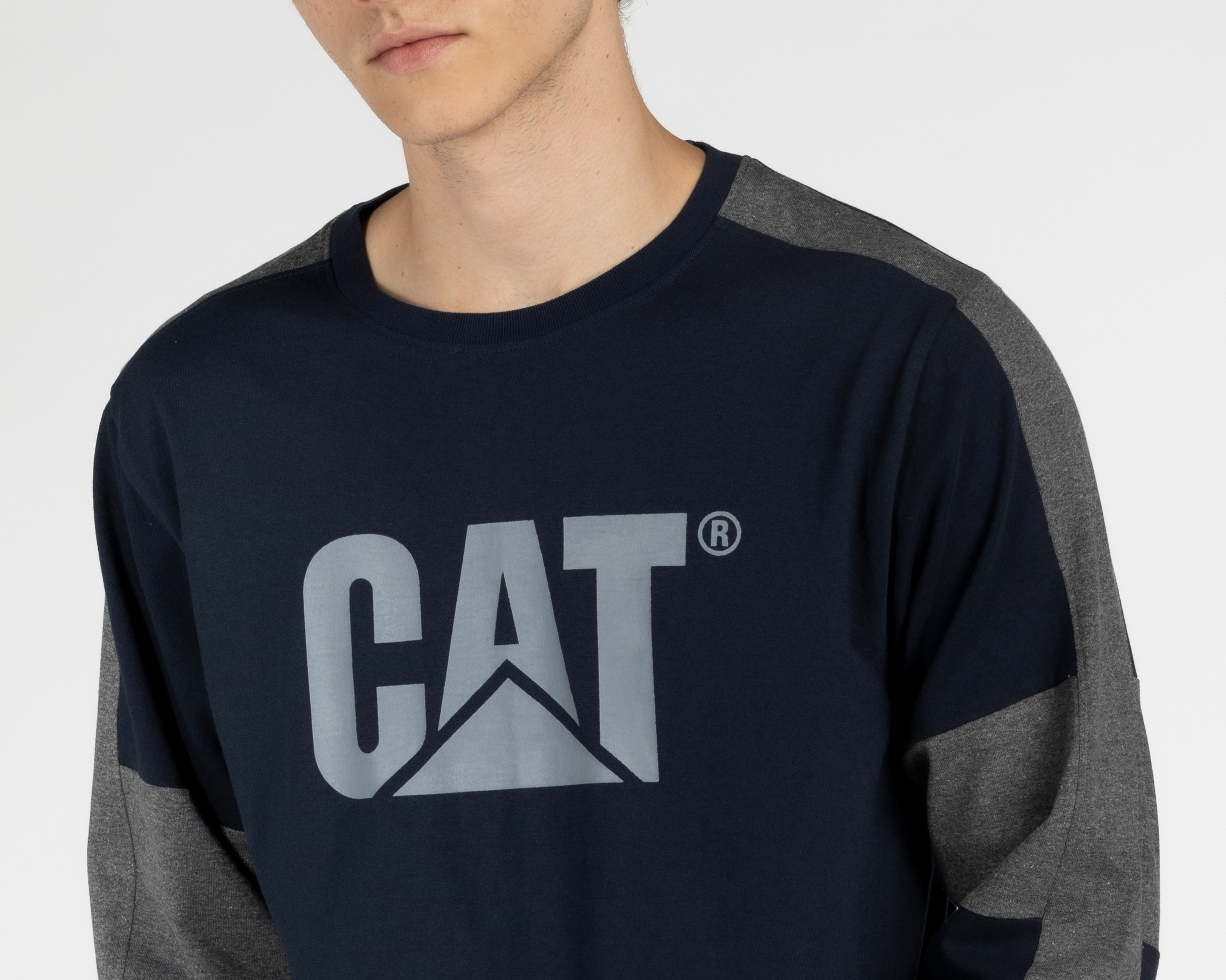 Foto 4 pulgar | Foto 3 | Playera CAT Cuello Redondo