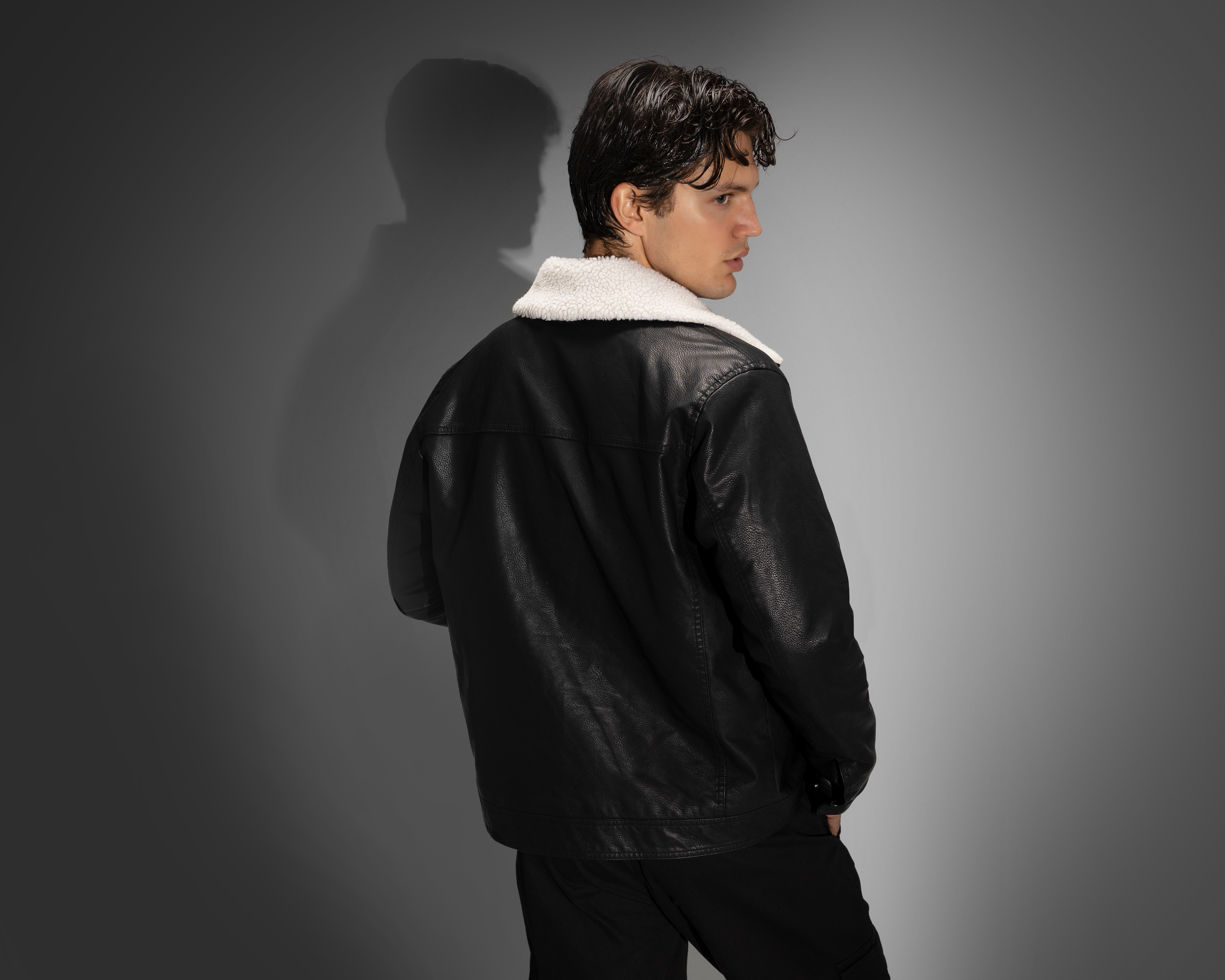 Foto 4 pulgar | Foto 3 | Chamarra Thinner