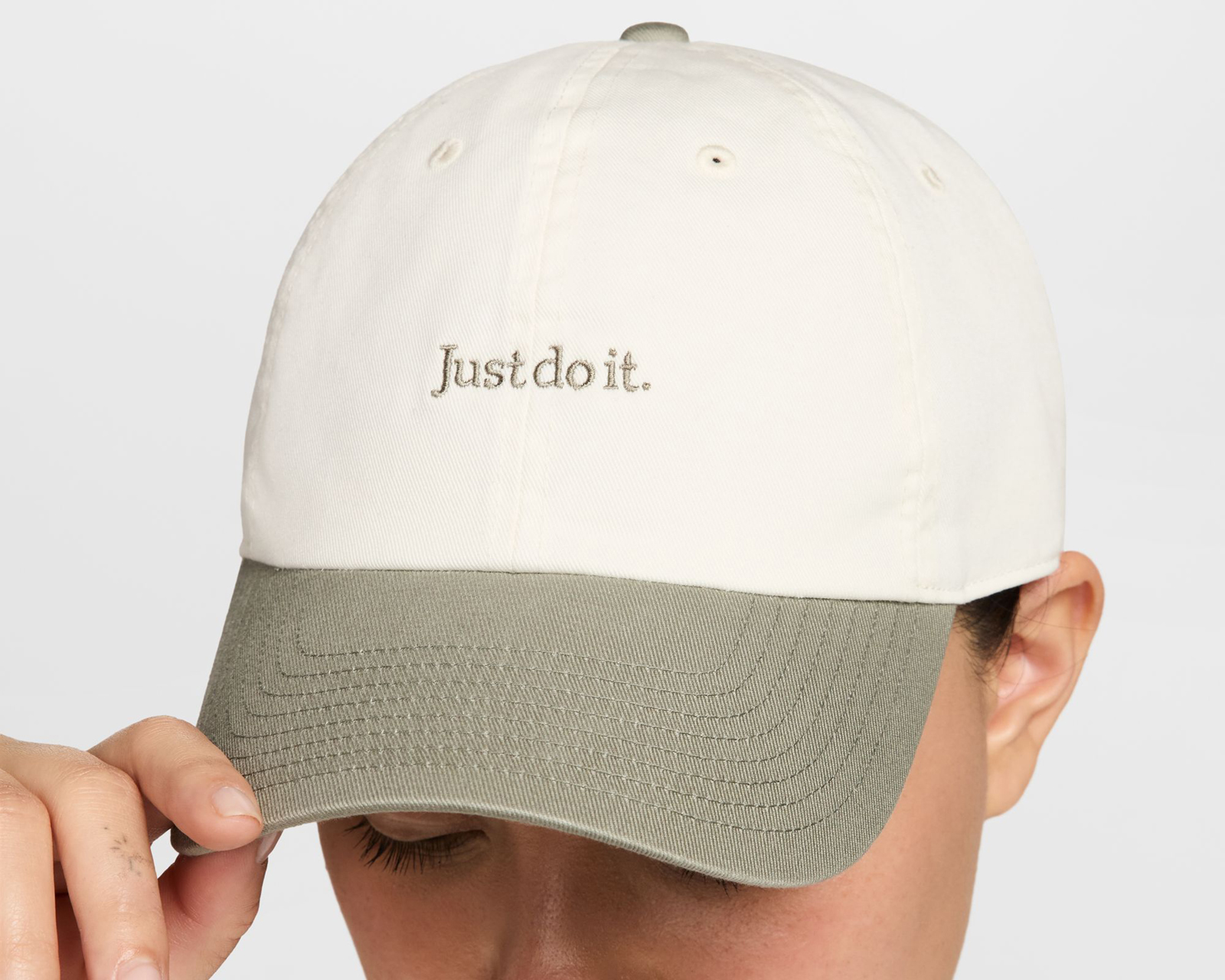 Foto 5 pulgar | Foto 4 | Gorra Curva Nike para Mujer