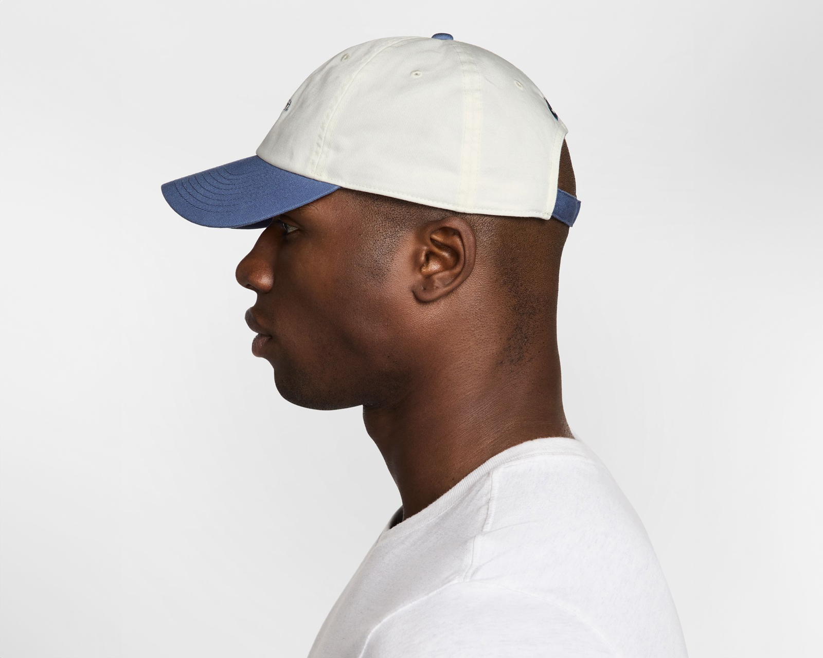 Foto 4 pulgar | Foto 3 | Gorra Curva Nike para Hombre