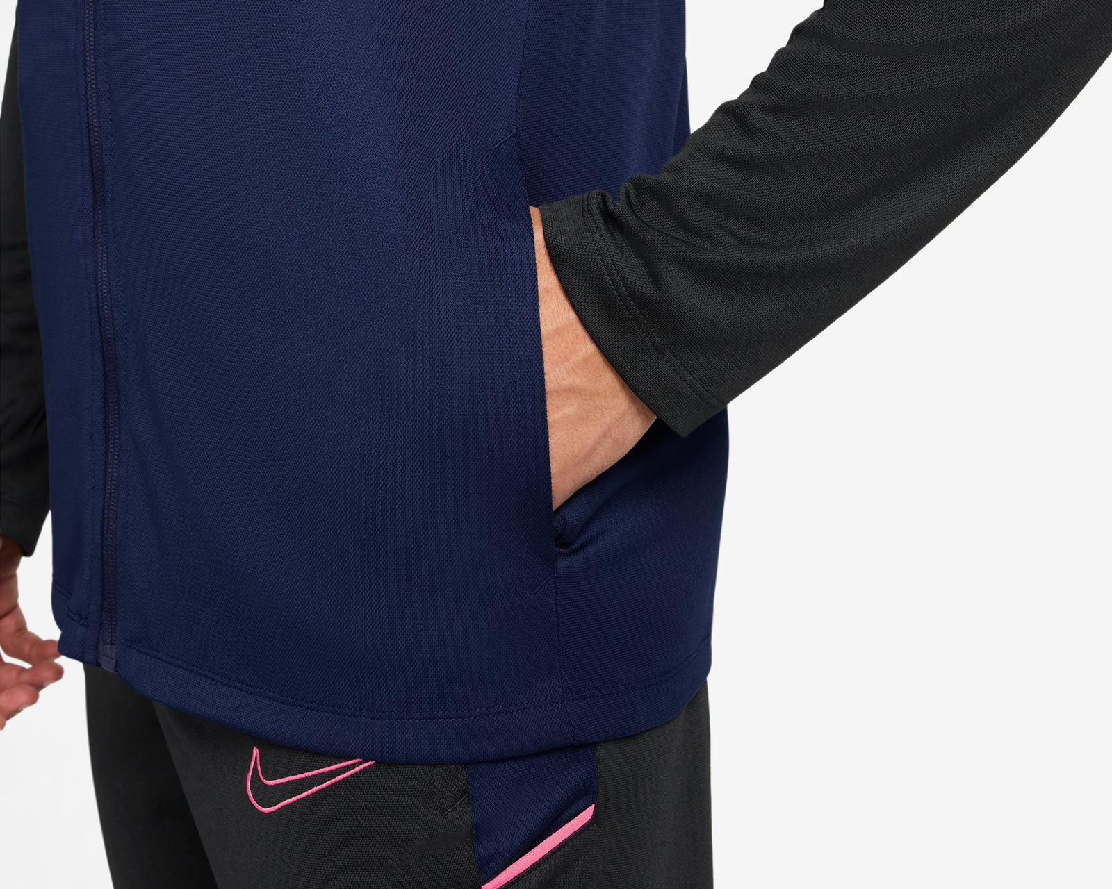 Foto 4 pulgar | Foto 3 | Conjunto Deportivo de Pants y Chamarra Nike Dri-FIT para Hombre