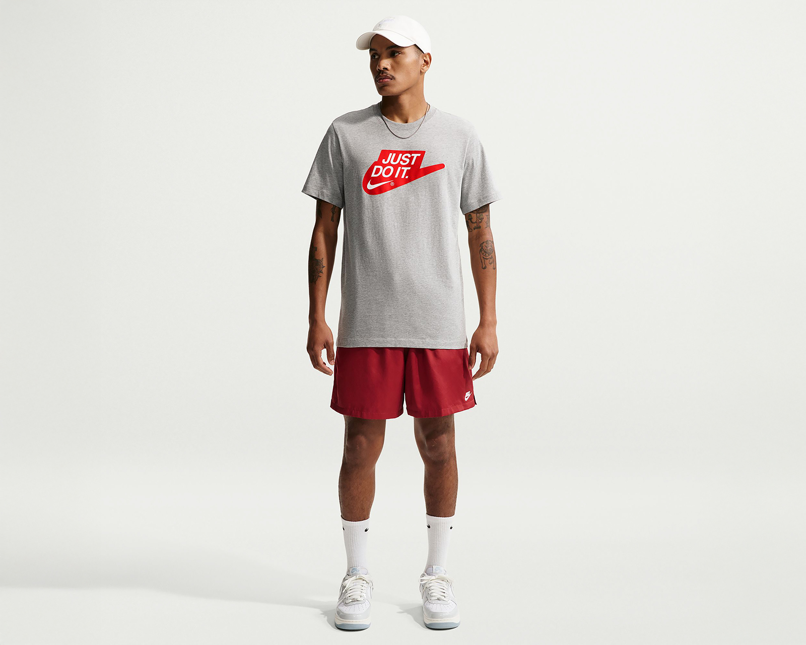 Foto 2 pulgar | Foto 1 | Playera Deportiva Nike Sportswear para Hombre