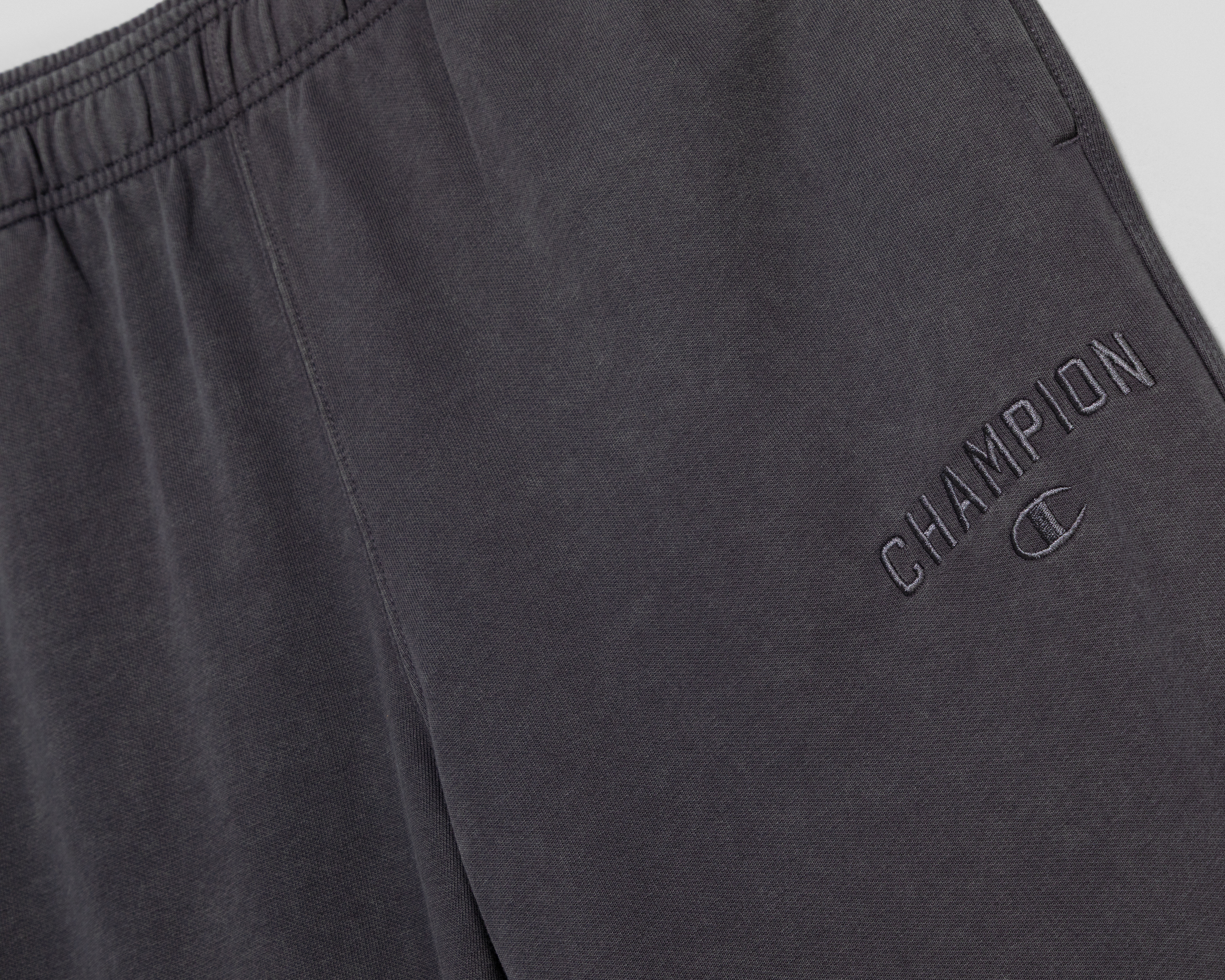 Foto 4 pulgar | Foto 3 | Pants Deportivo Champion para Hombre