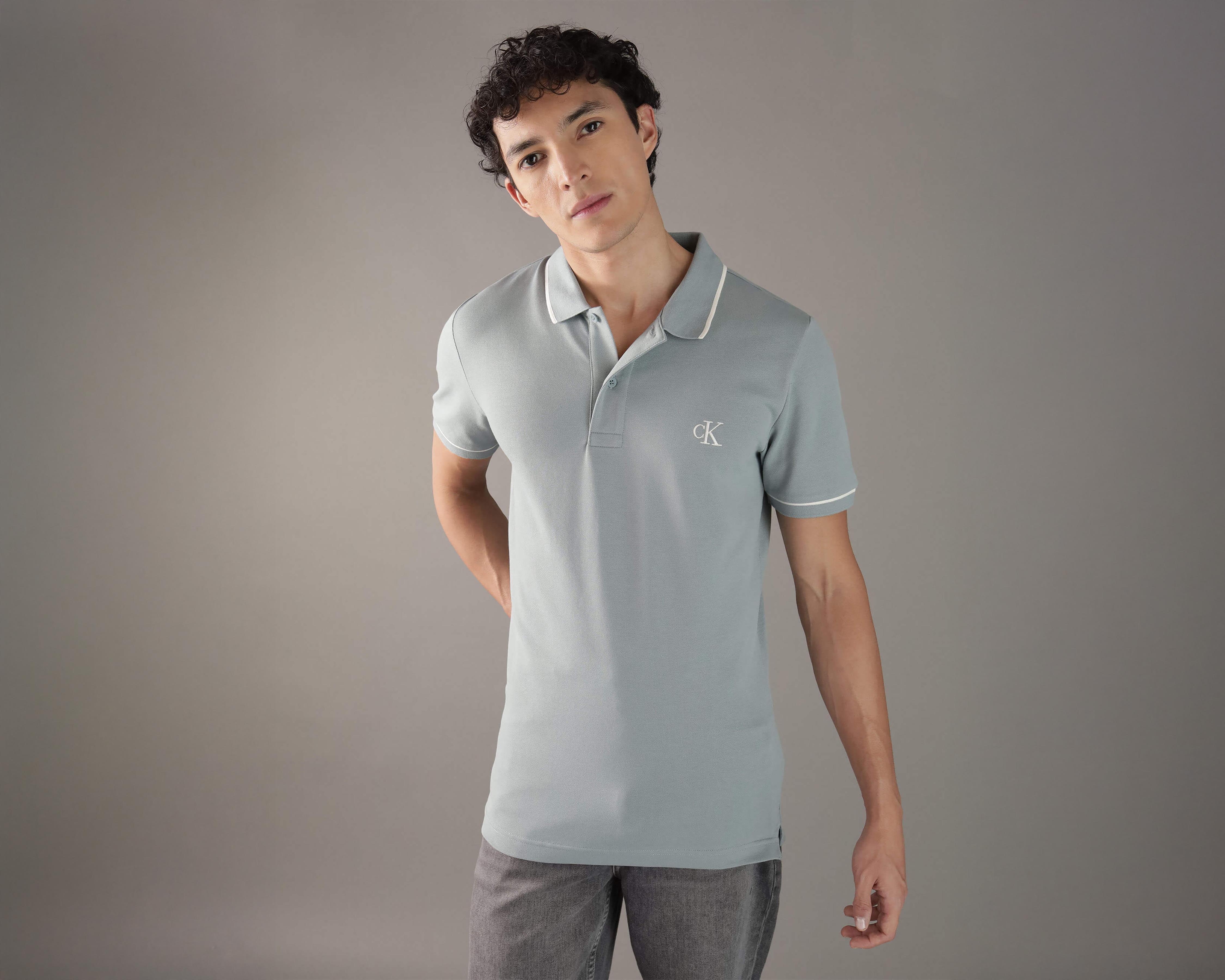 Foto 1 | Foto 1 | Playera Polo Calvin Klein Gris para Hombre