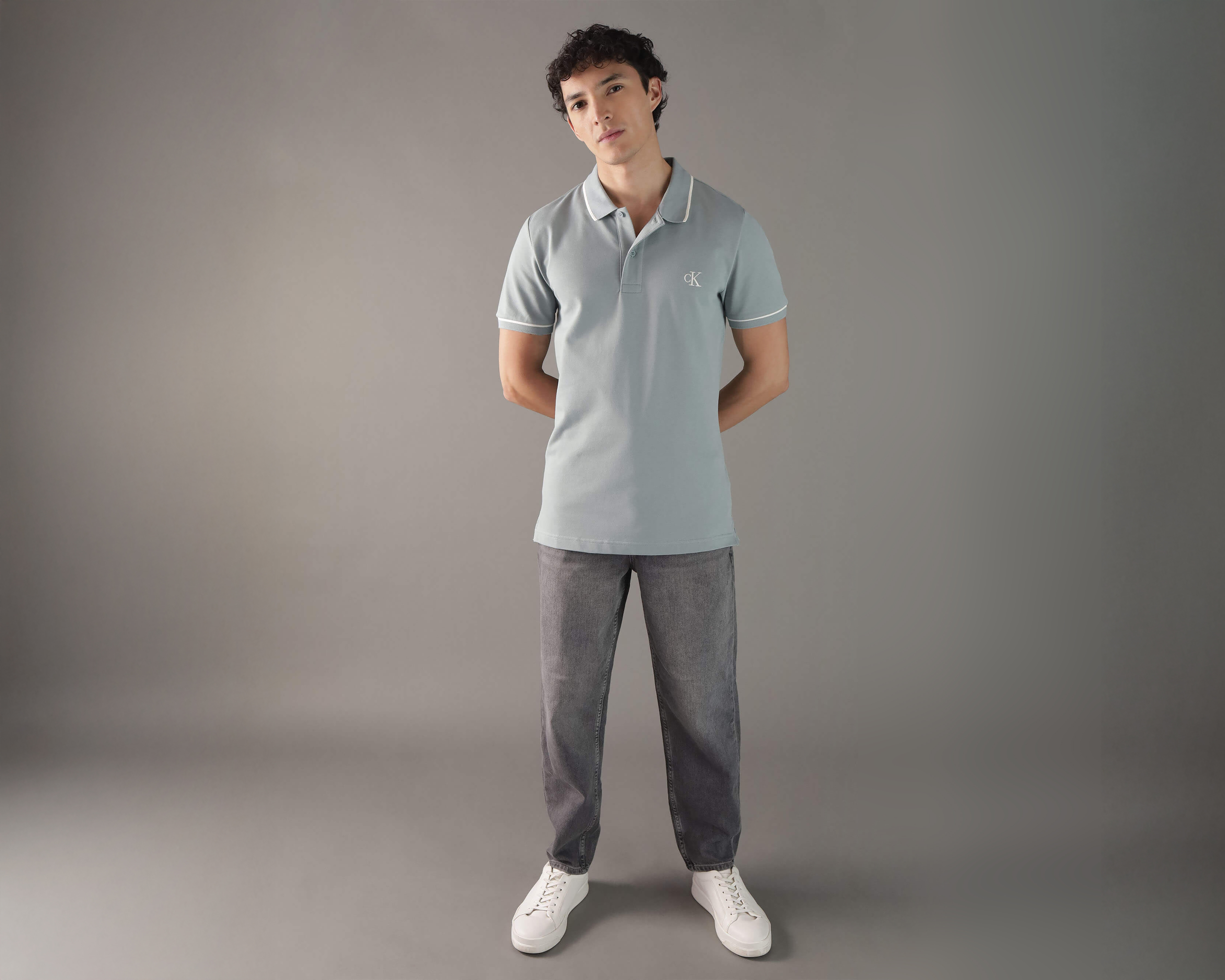 Foto 2 | Foto 2 | Playera Polo Calvin Klein Gris para Hombre