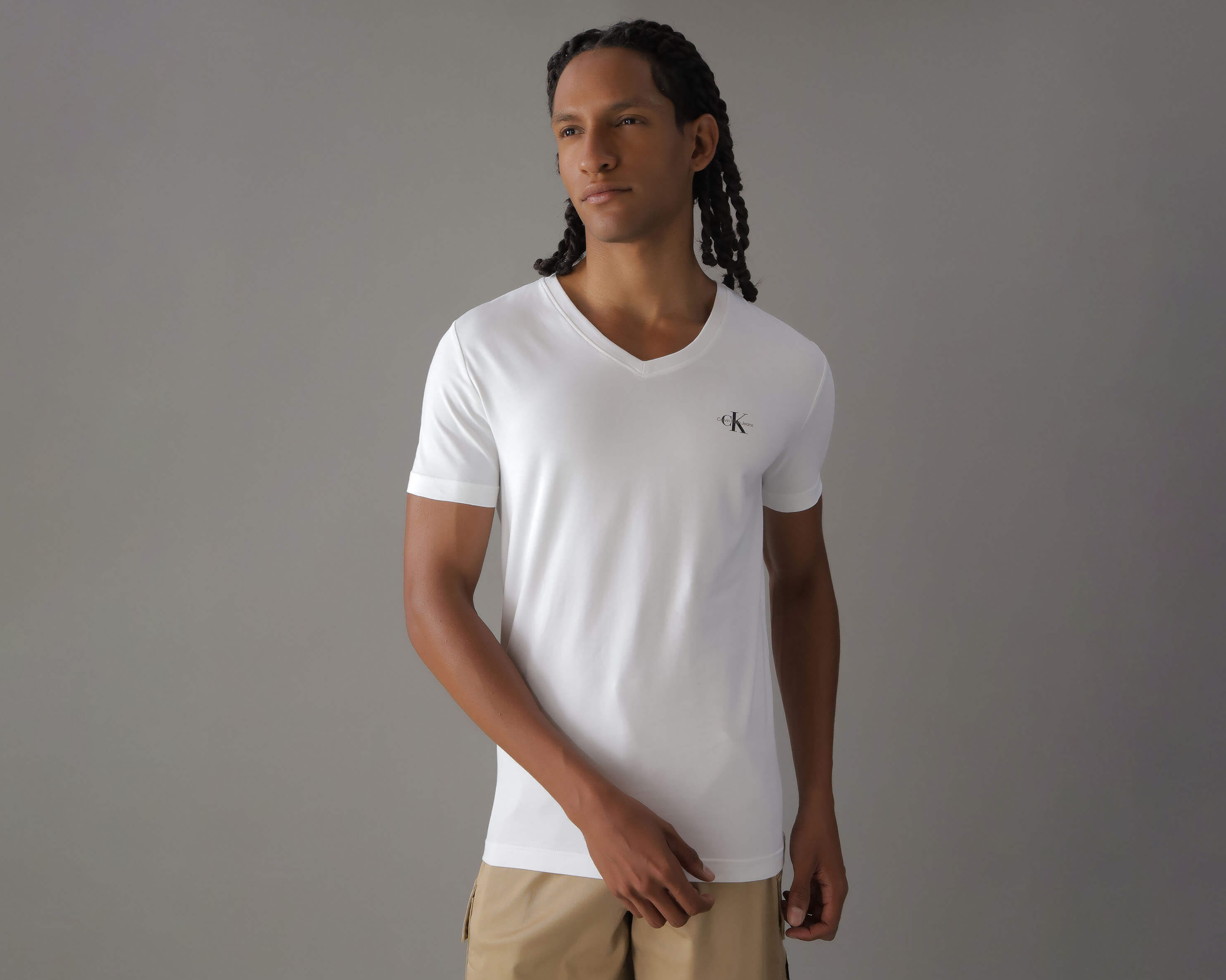 Foto 1 | Foto 1 | Playera de Cuello V Blanca Calvin Klein para Hombre