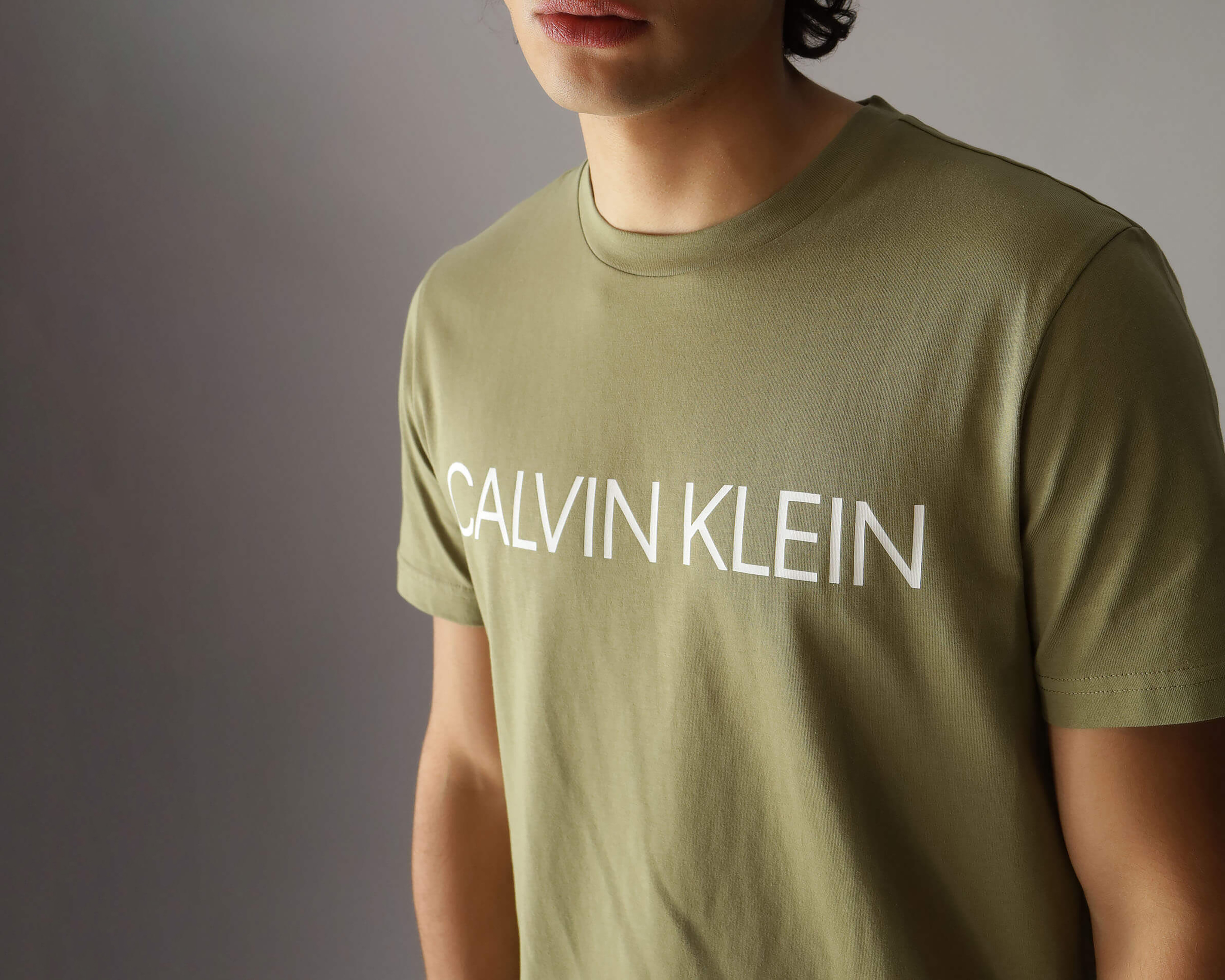 Foto 4 | Foto 4 | Playera de Cuello Redondo Verde Calvin Klein para Hombre