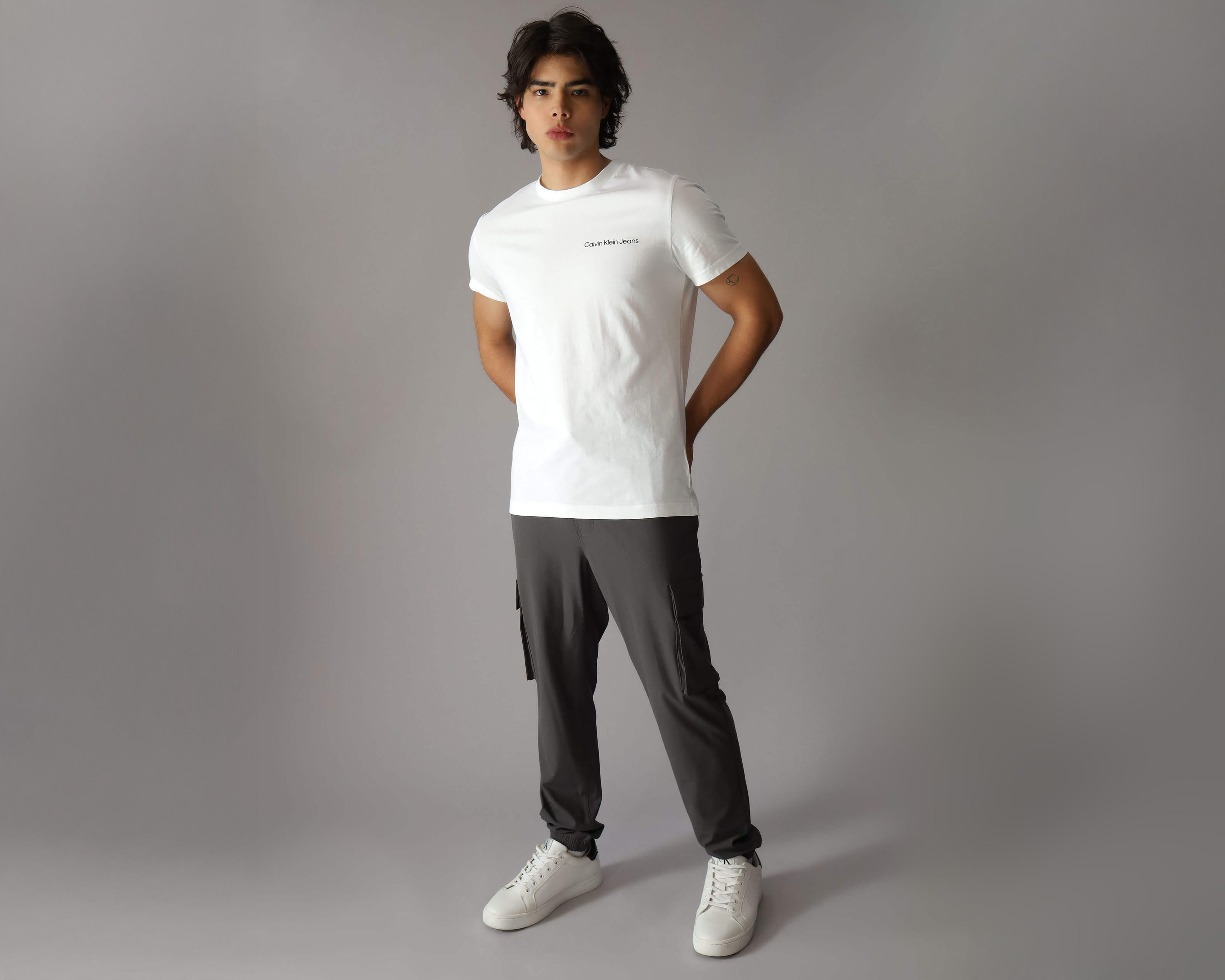 Foto 1 | Foto 1 | Playera de Cuello Redondo Blanca Calvin Klein para Hombre