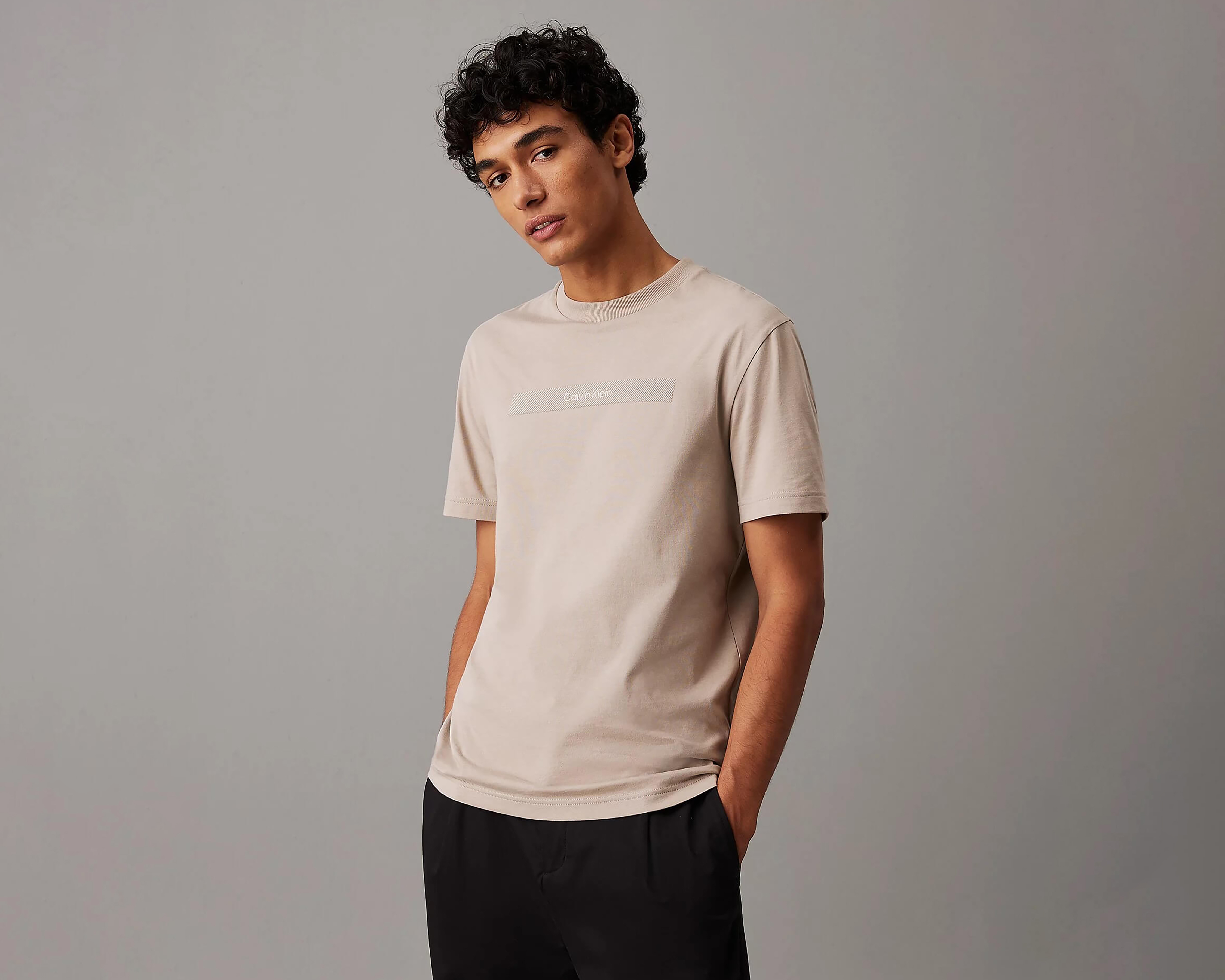 Playera de Cuello Redondo Beige Calvin Klein para Hombre