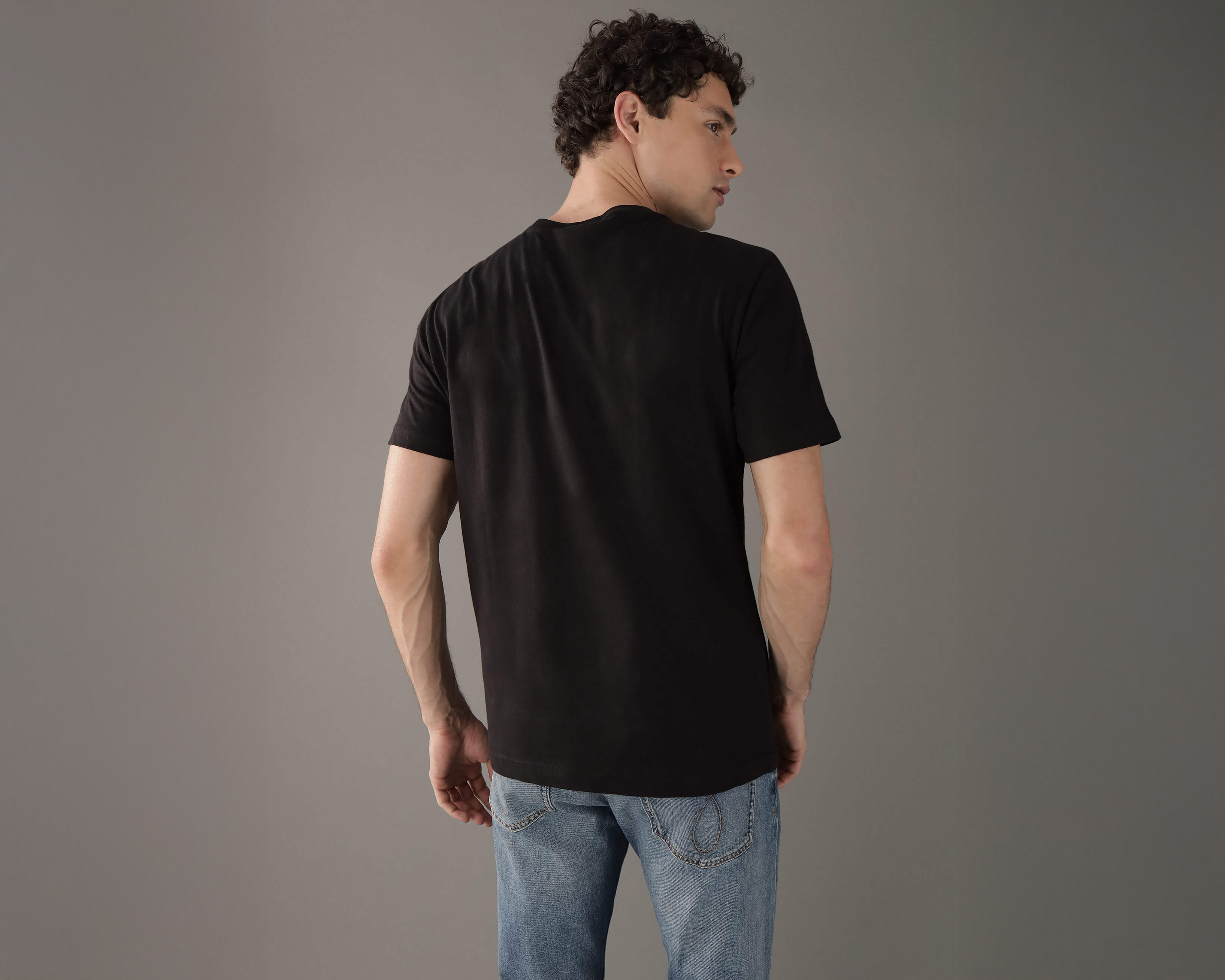 Foto 3 | Foto 3 | Playera de Cuello Redondo Negra Calvin Klein para Hombre