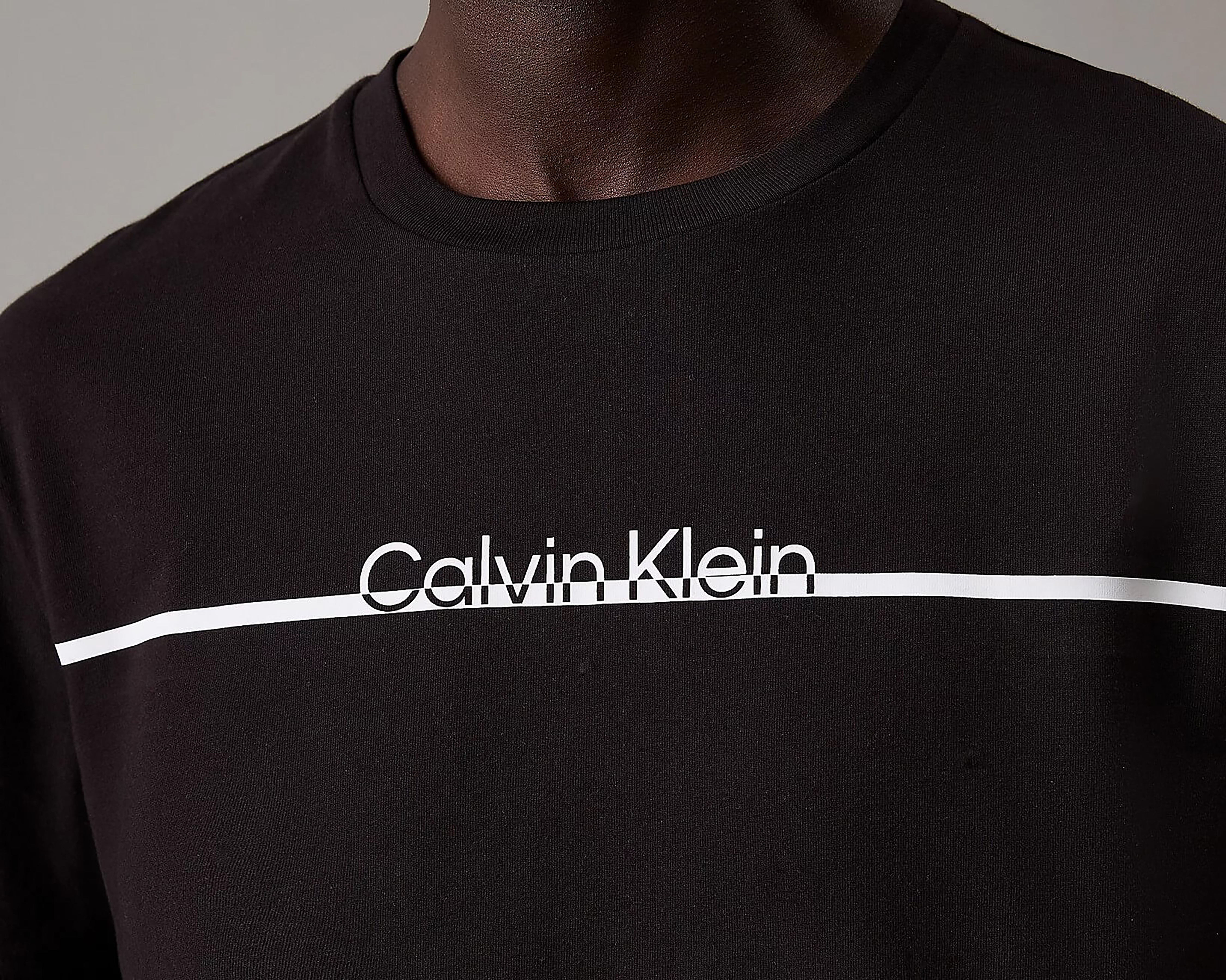 Foto 3 | Foto 3 | Playera de Cuello Redondo Negra Calvin Klein para Hombre