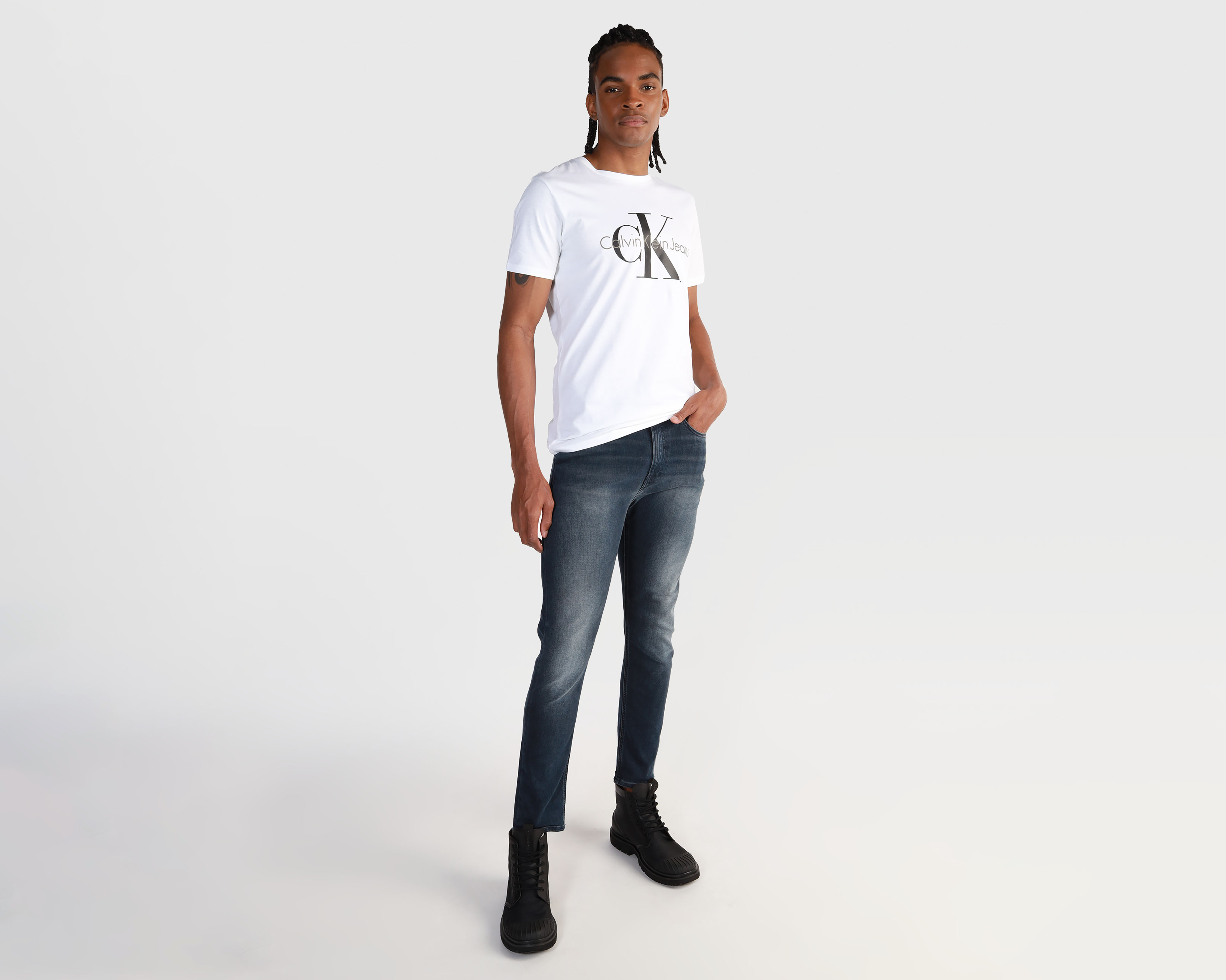 Foto 3 pulgar | Foto 2 | Playera de Cuello Redondo Blanca Calvin Klein para Hombre