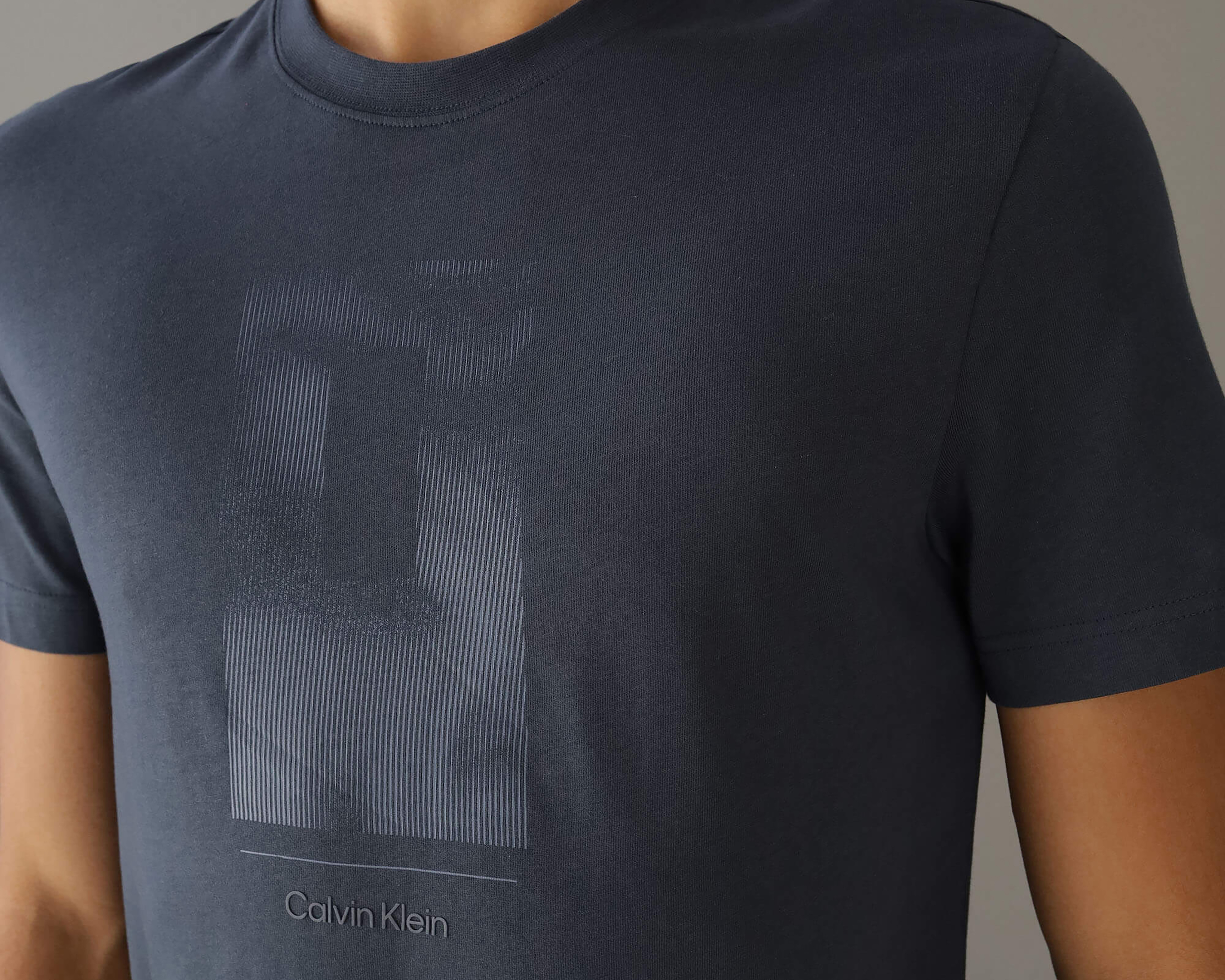 Foto 4 | Foto 4 | Playera de Cuello Redondo Azul Marino Calvin Klein para Hombre