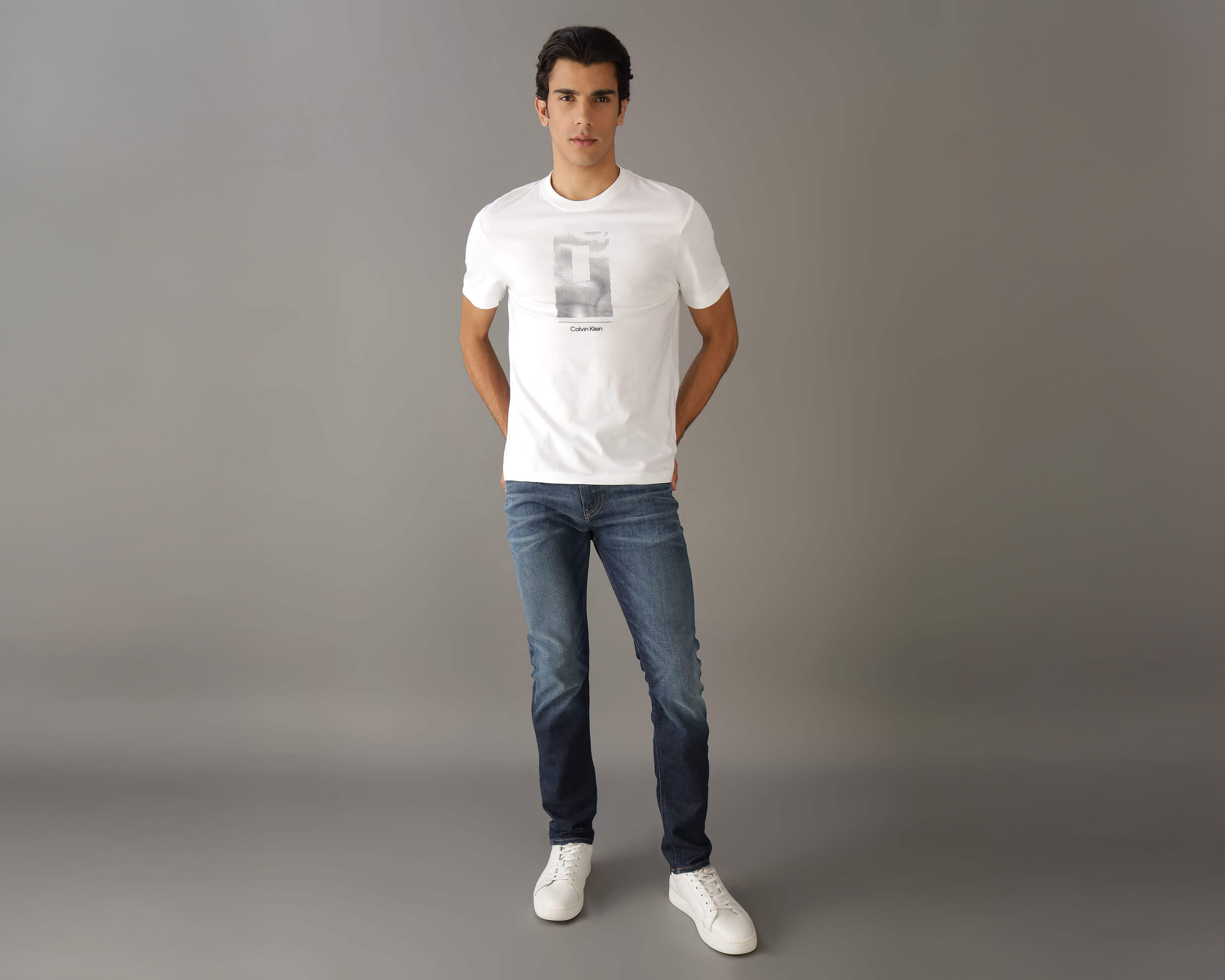 Foto 2 | Foto 2 | Playera de Cuello Redondo Blanca Calvin Klein para Hombre