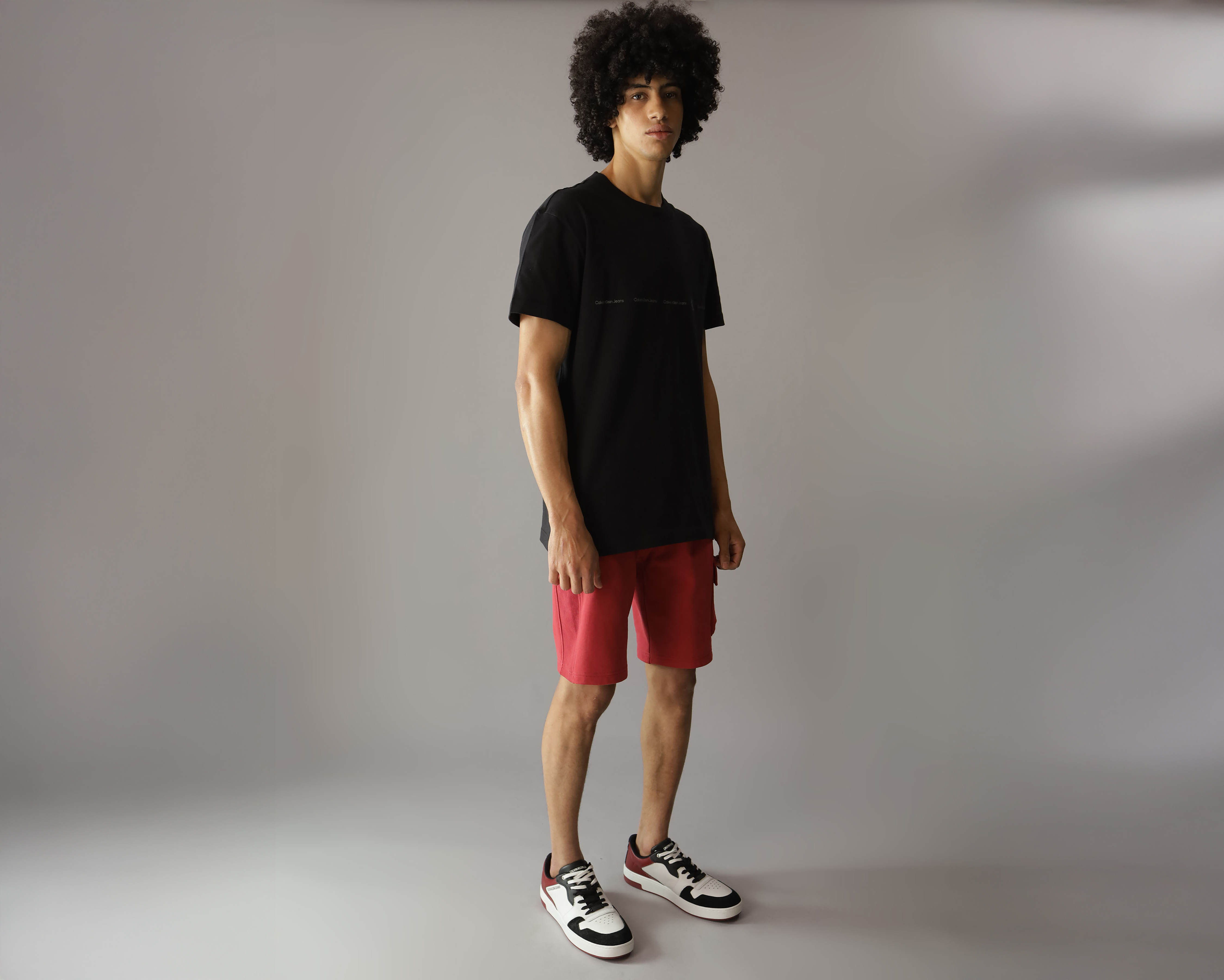 Foto 2 | Foto 2 | Playera de Cuello Redondo Negra Calvin Klein para Hombre