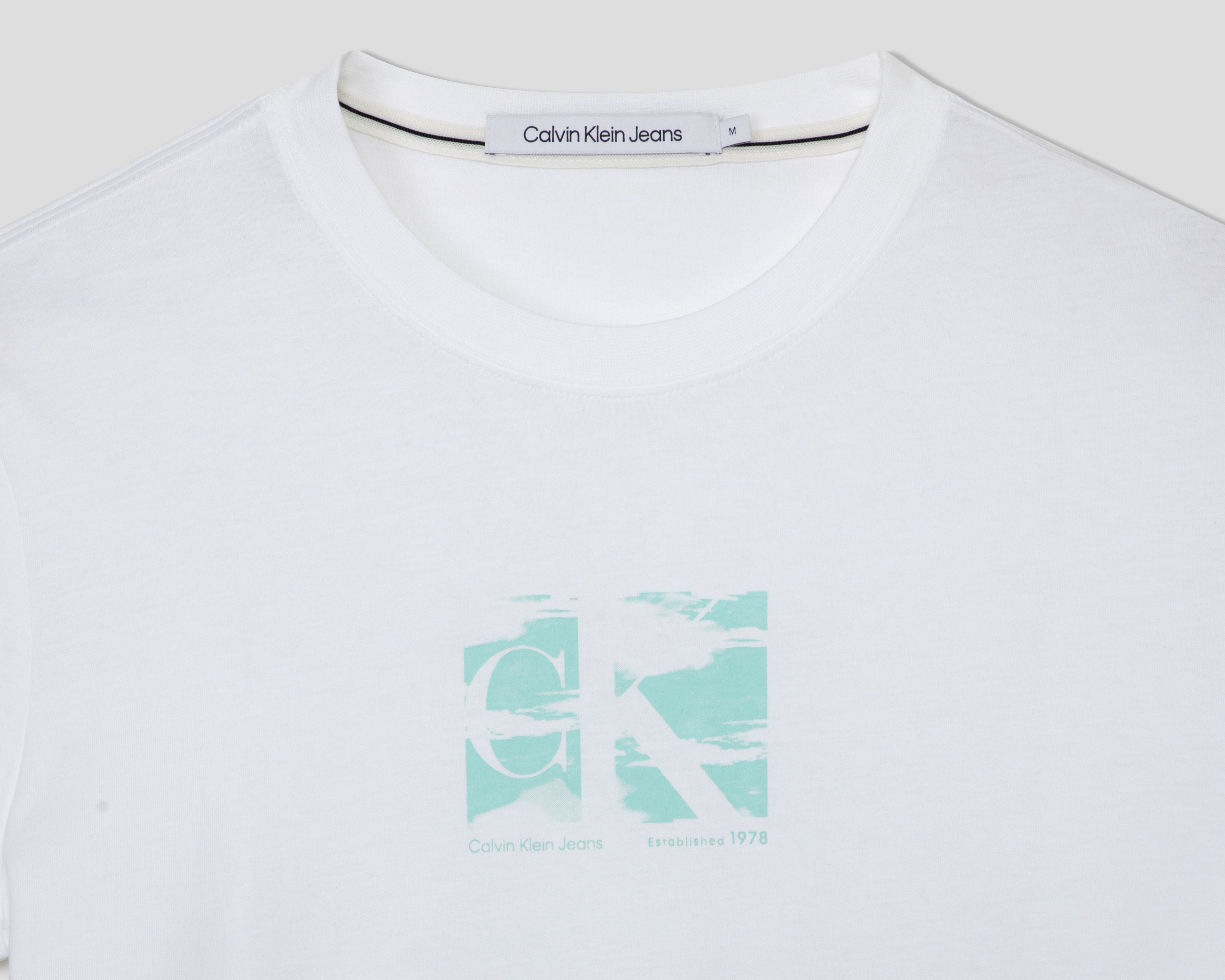 Foto 4 pulgar | Foto 3 | Playera de Cuello Redondo Blanca Calvin Klein para Hombre