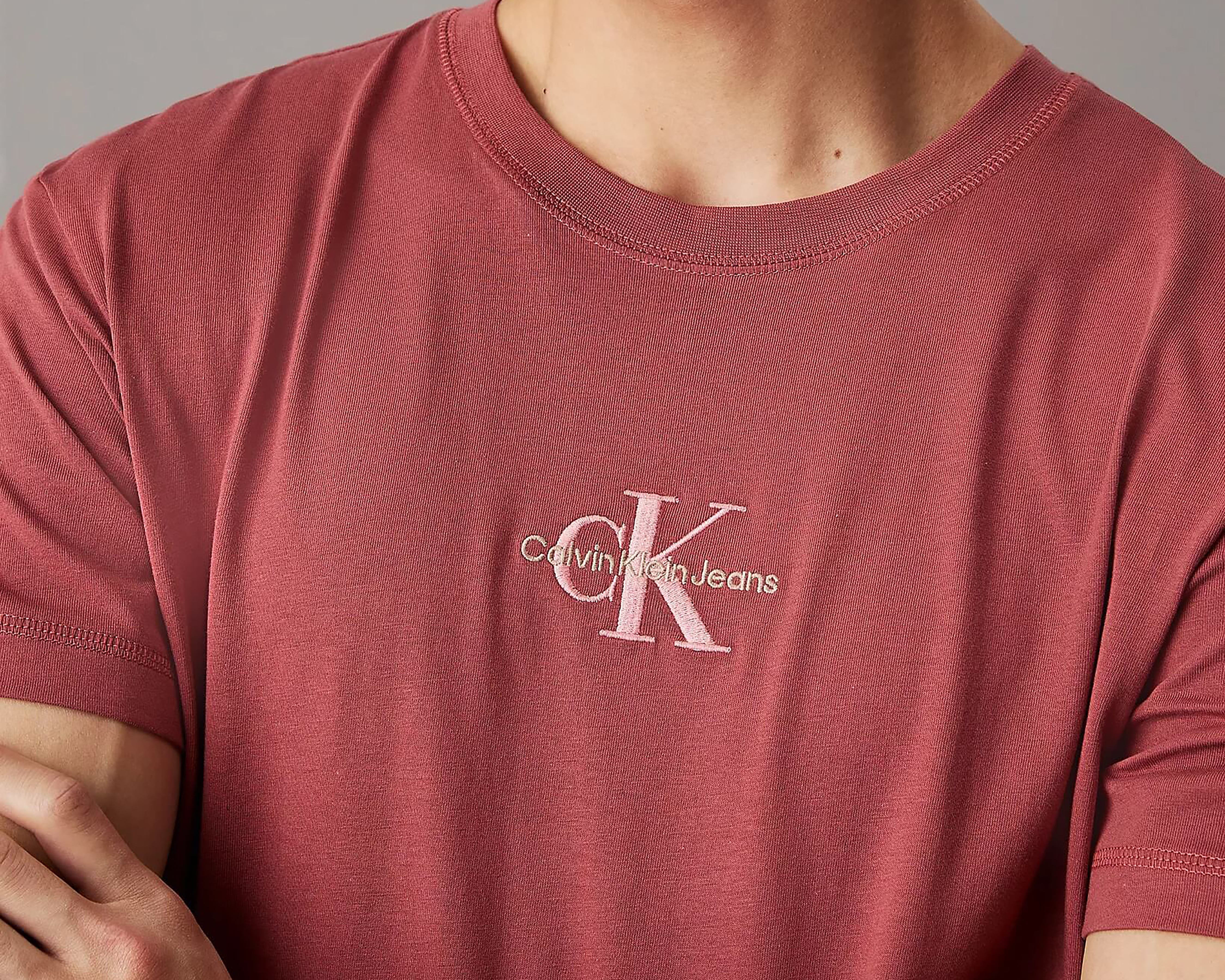 Foto 4 | Foto 4 | Playera de Cuello Redondo Roja Calvin Klein para Hombre