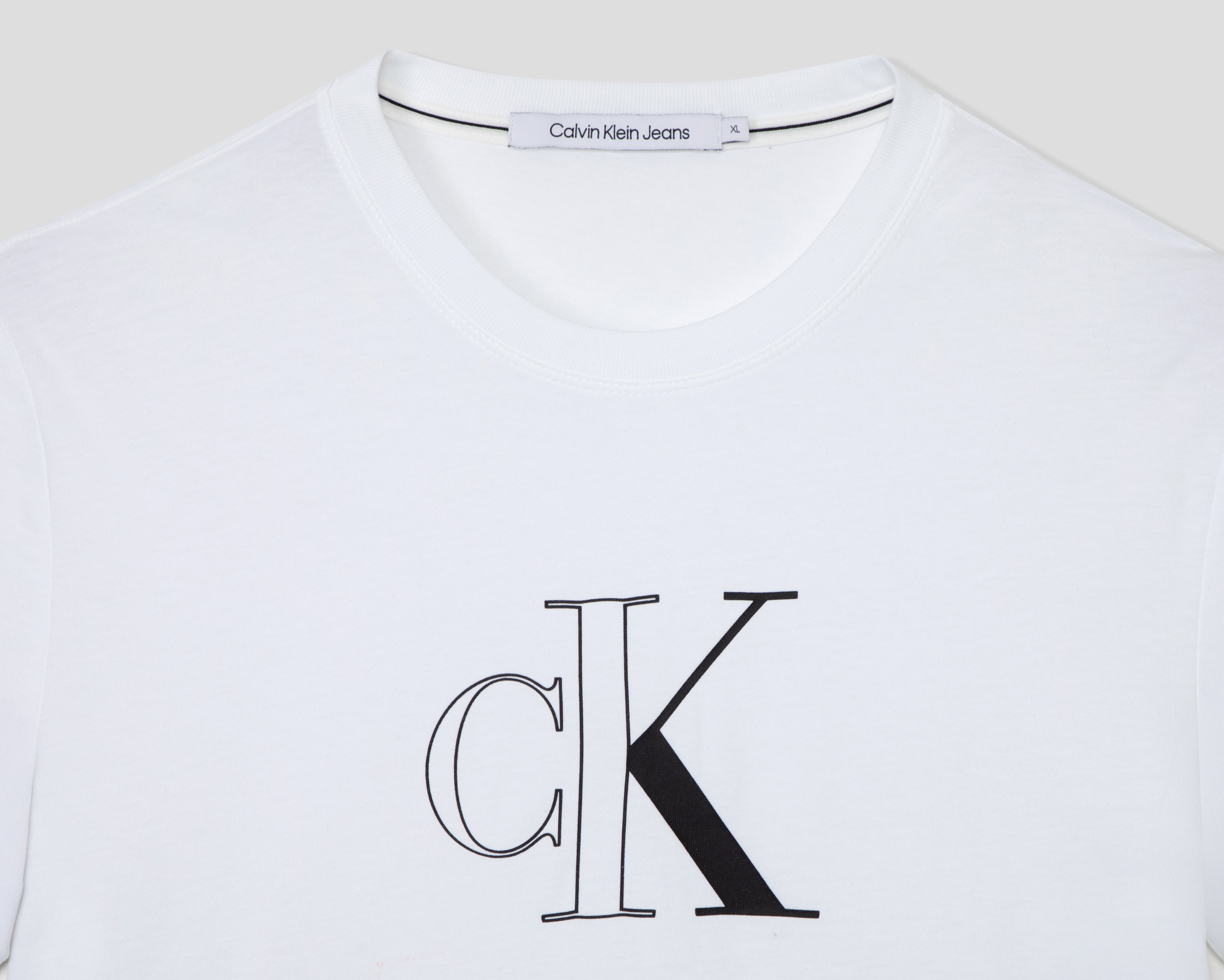Foto 4 pulgar | Foto 3 | Playera de Cuello Redondo Blanca Calvin Klein para Hombre