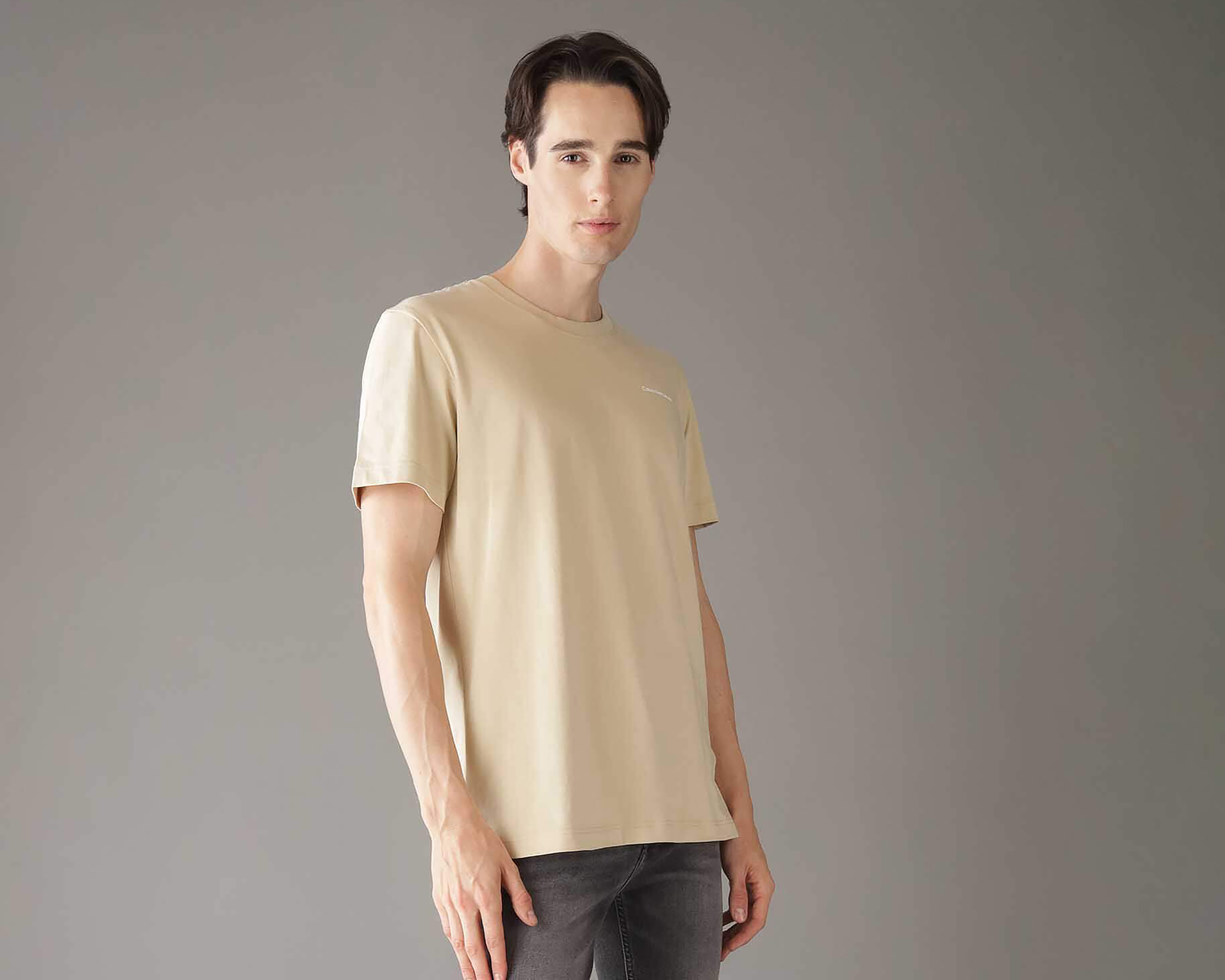 Foto 1 | Foto 1 | Playera de Cuello Redondo Caqui Calvin Klein para Hombre