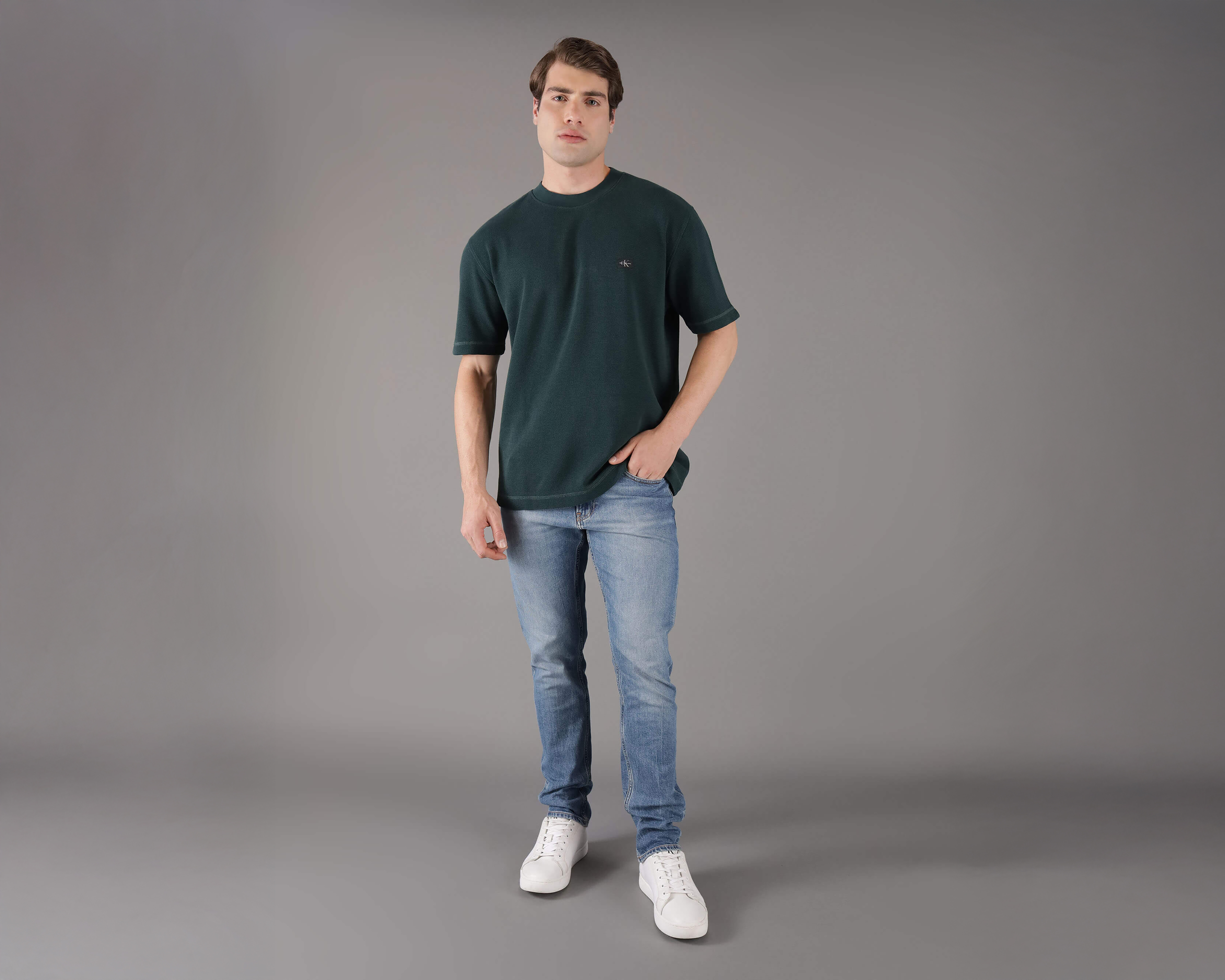 Foto 3 pulgar | Foto 2 | Playera de Cuello Redondo Verde Calvin Klein para Hombre