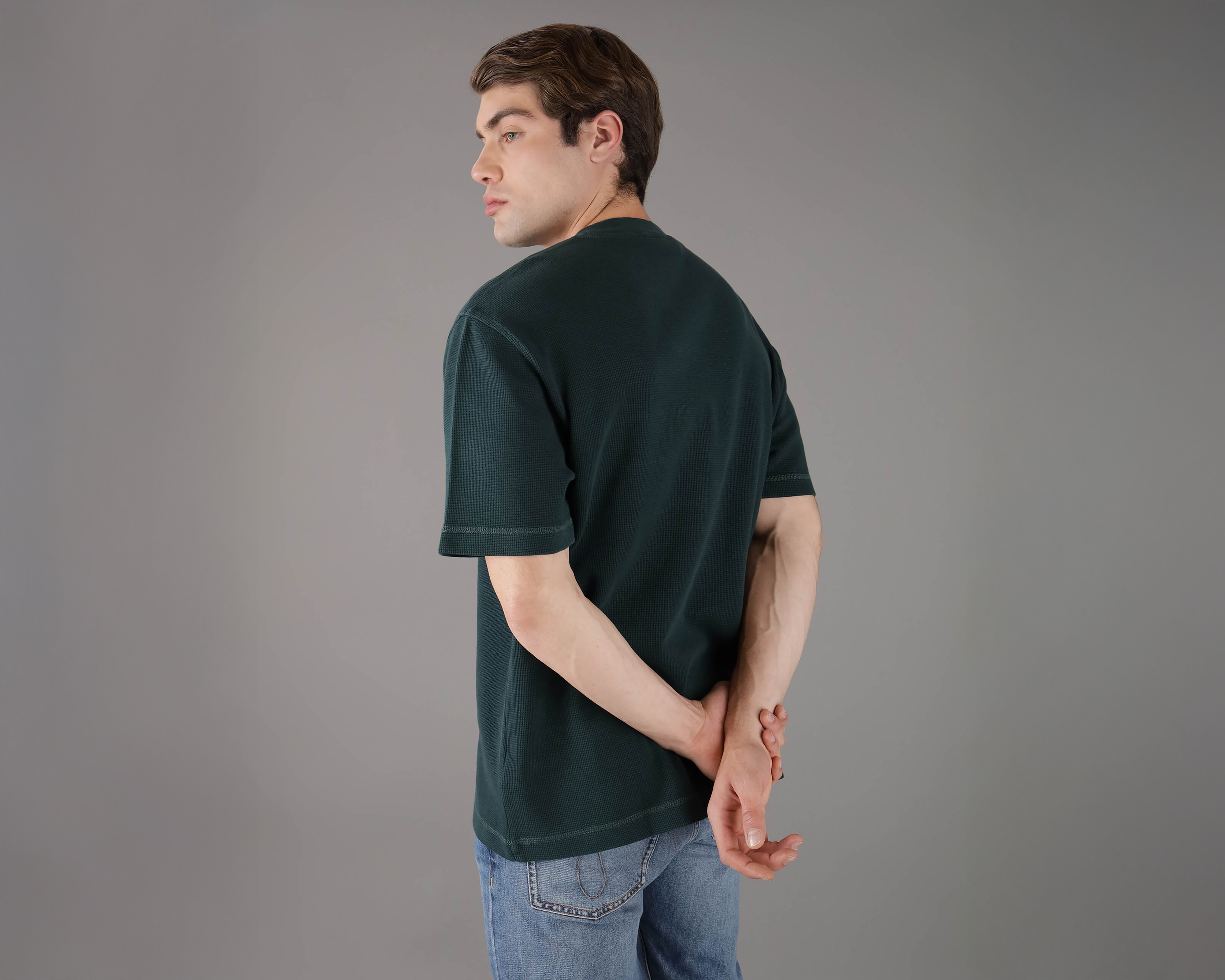 Foto 4 pulgar | Foto 3 | Playera de Cuello Redondo Verde Calvin Klein para Hombre